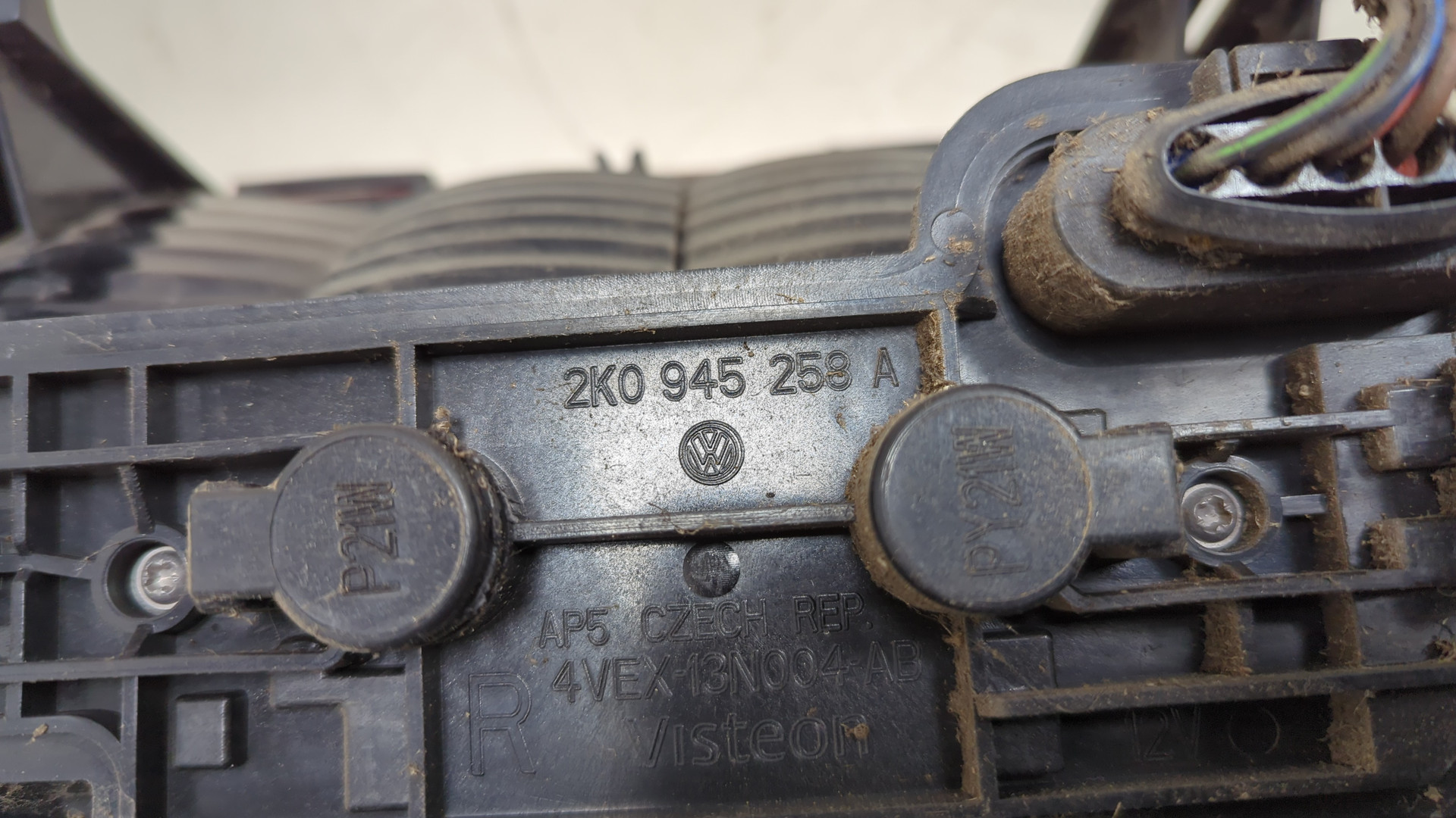 Фонарь задний правый