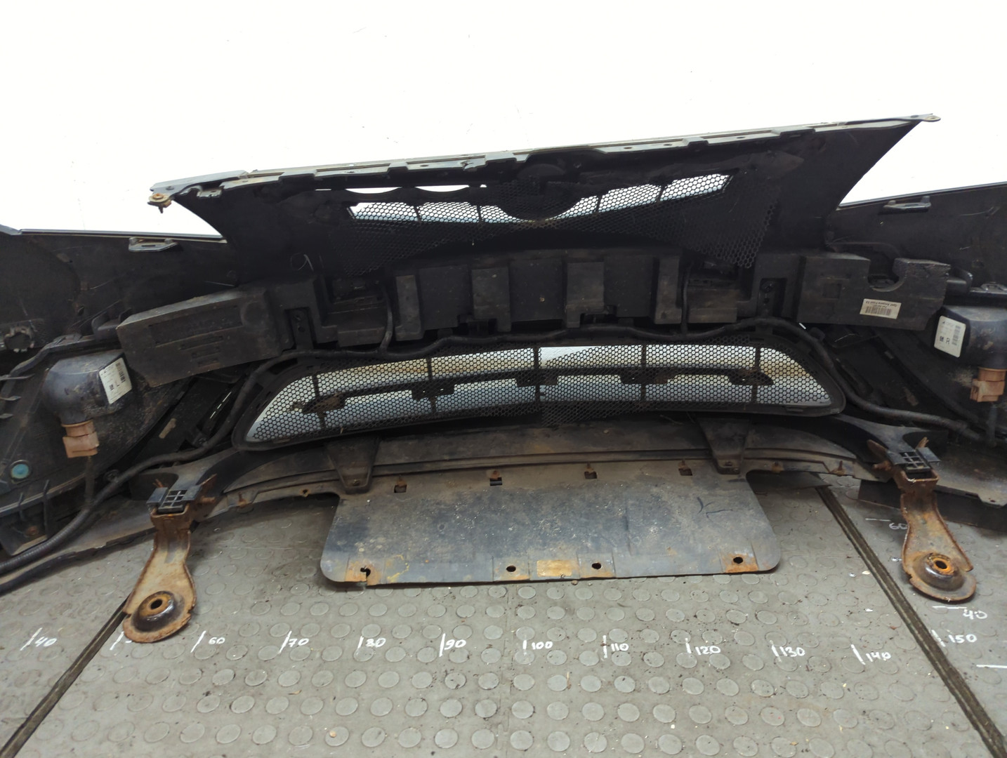 Бампер передний