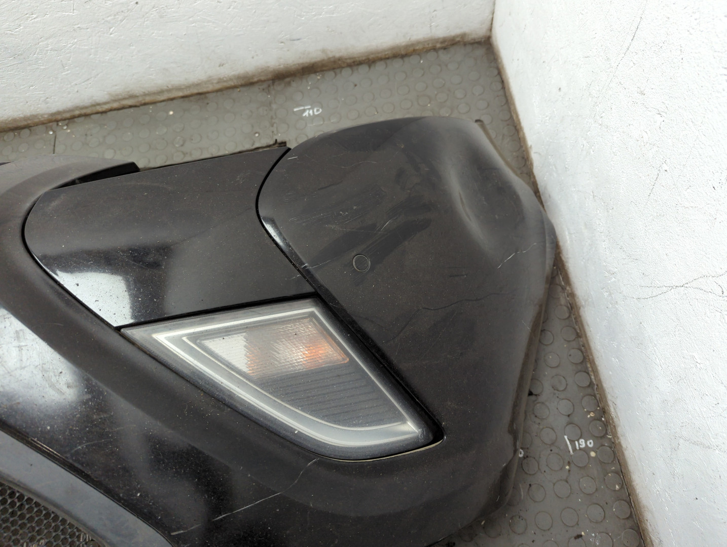 Бампер передний