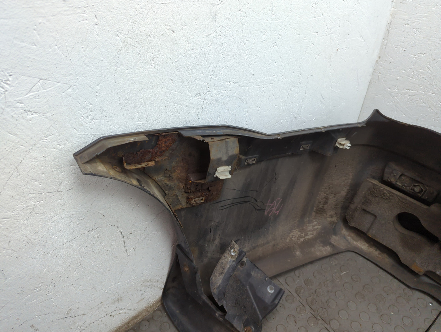 Бампер задний