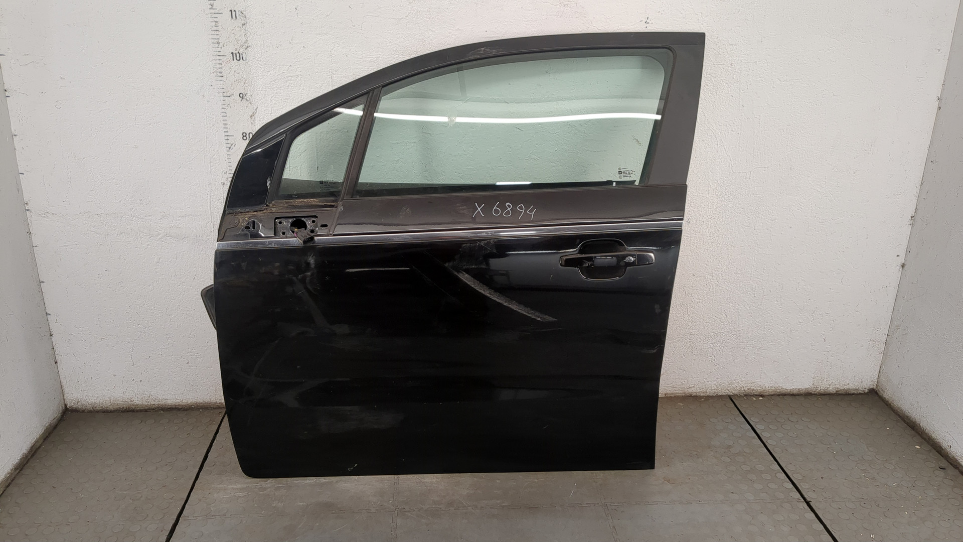 Дверь передняя левая