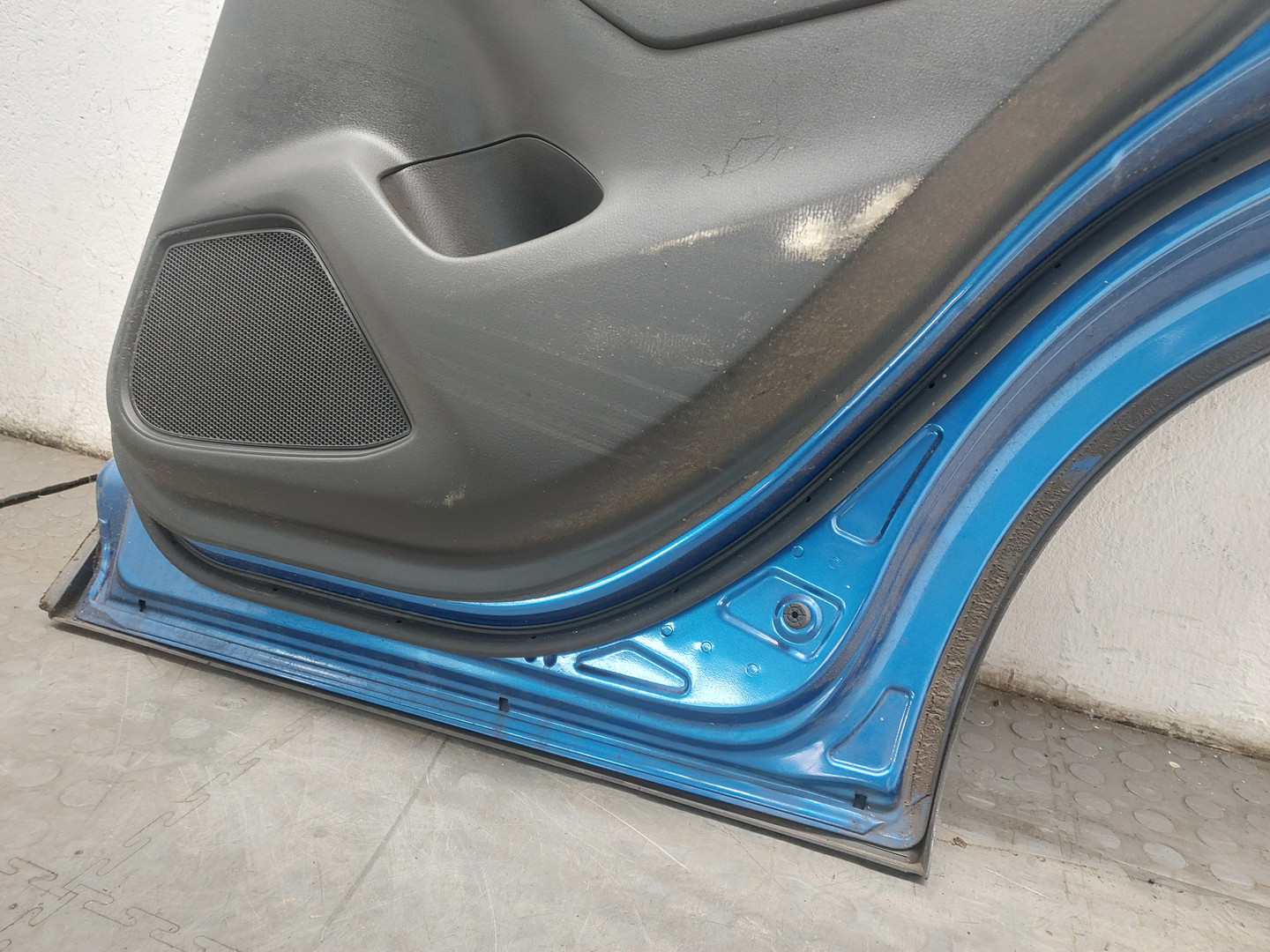 Дверь задняя правая