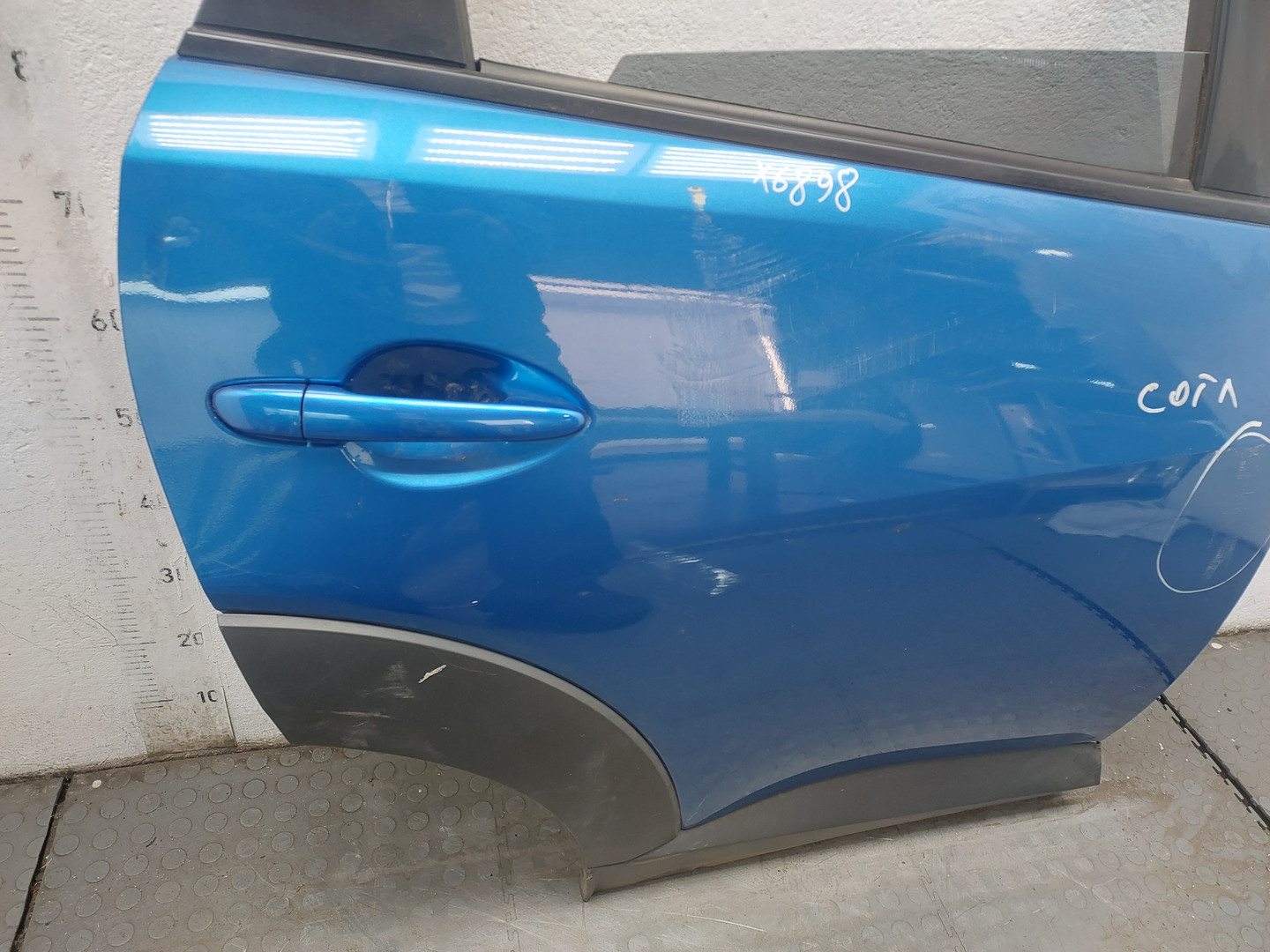 Дверь задняя правая