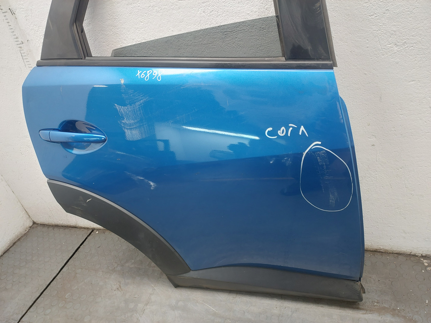 Дверь задняя правая