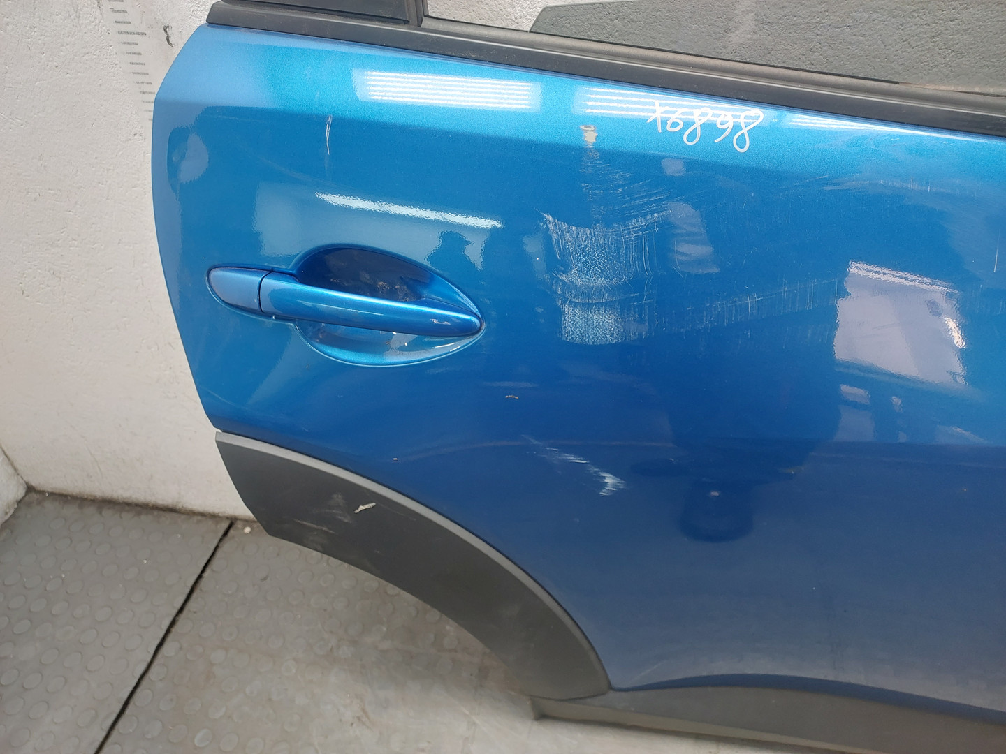 Дверь задняя правая