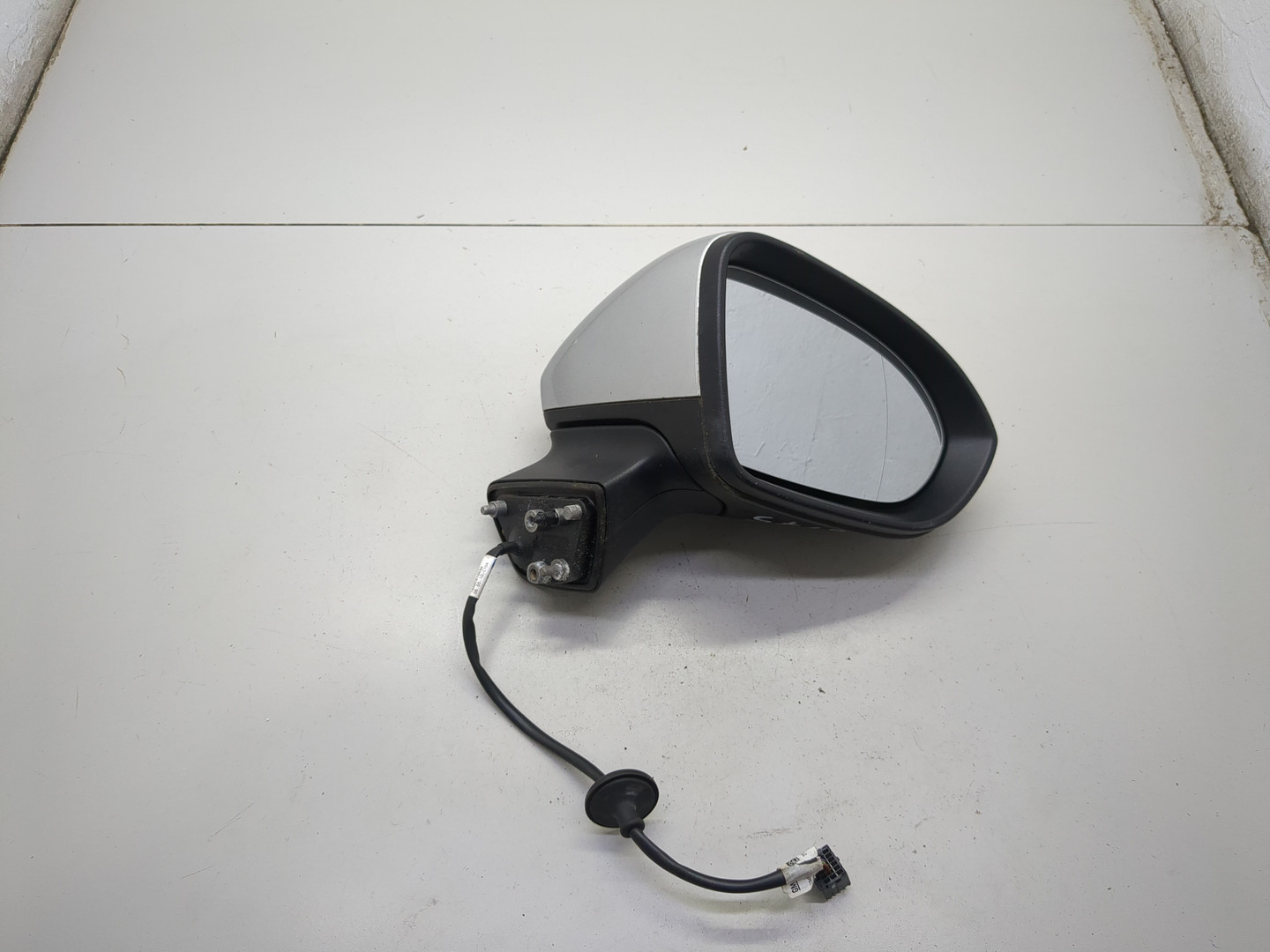 Зеркало правое электрическое