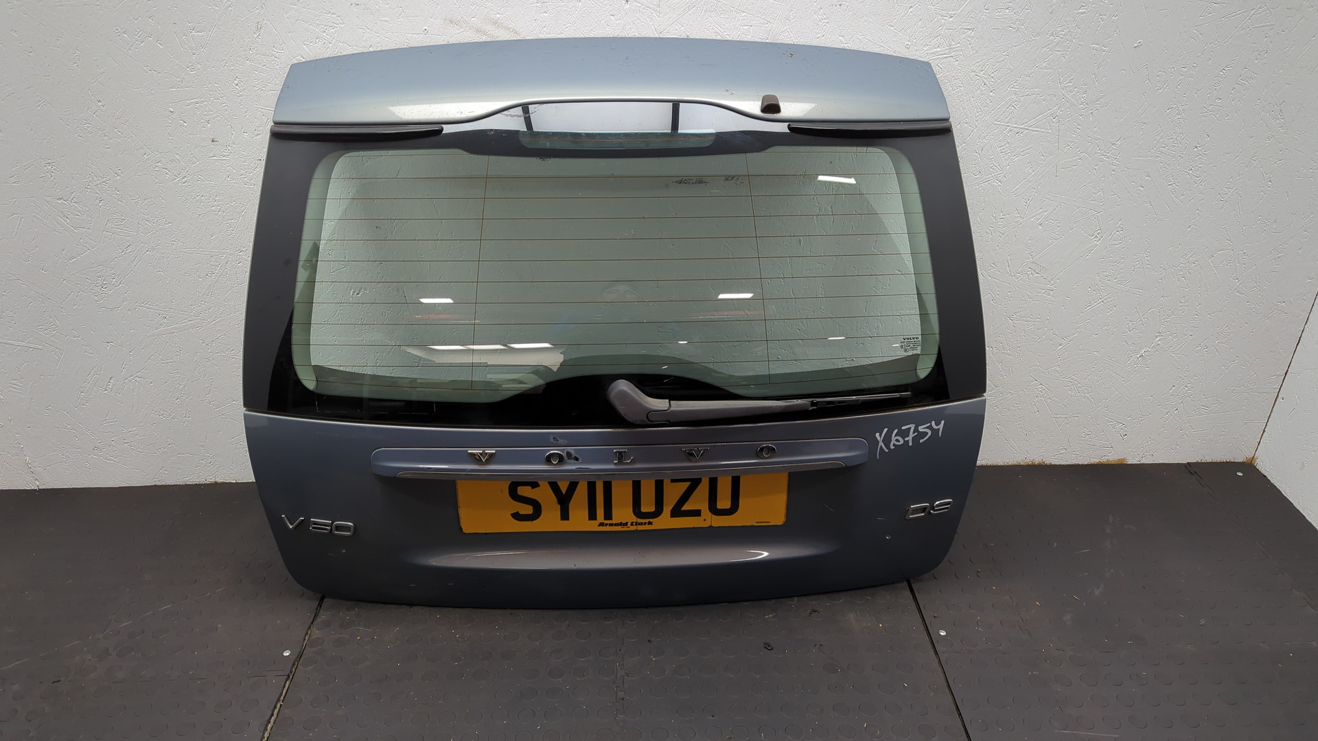 Дверь багажника