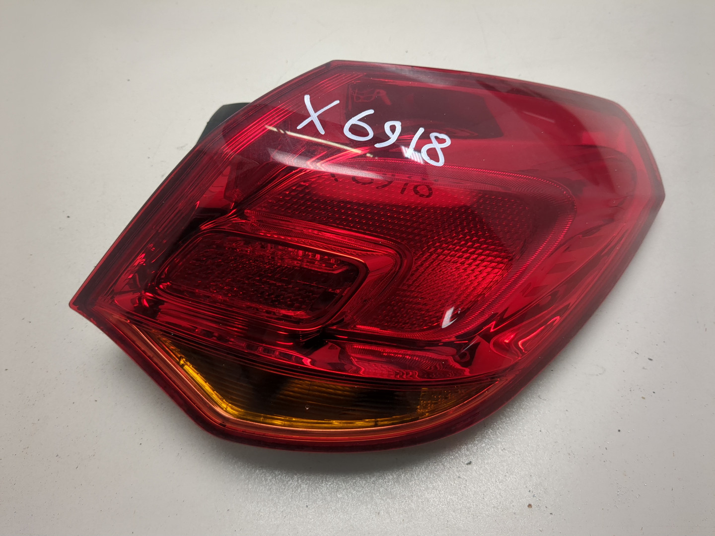 Фонарь задний правый