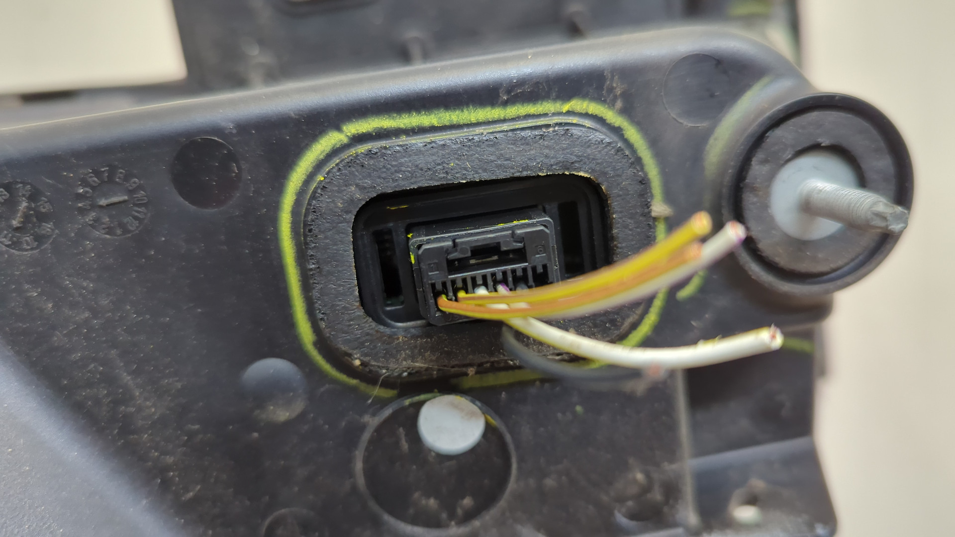 Фонарь задний левый