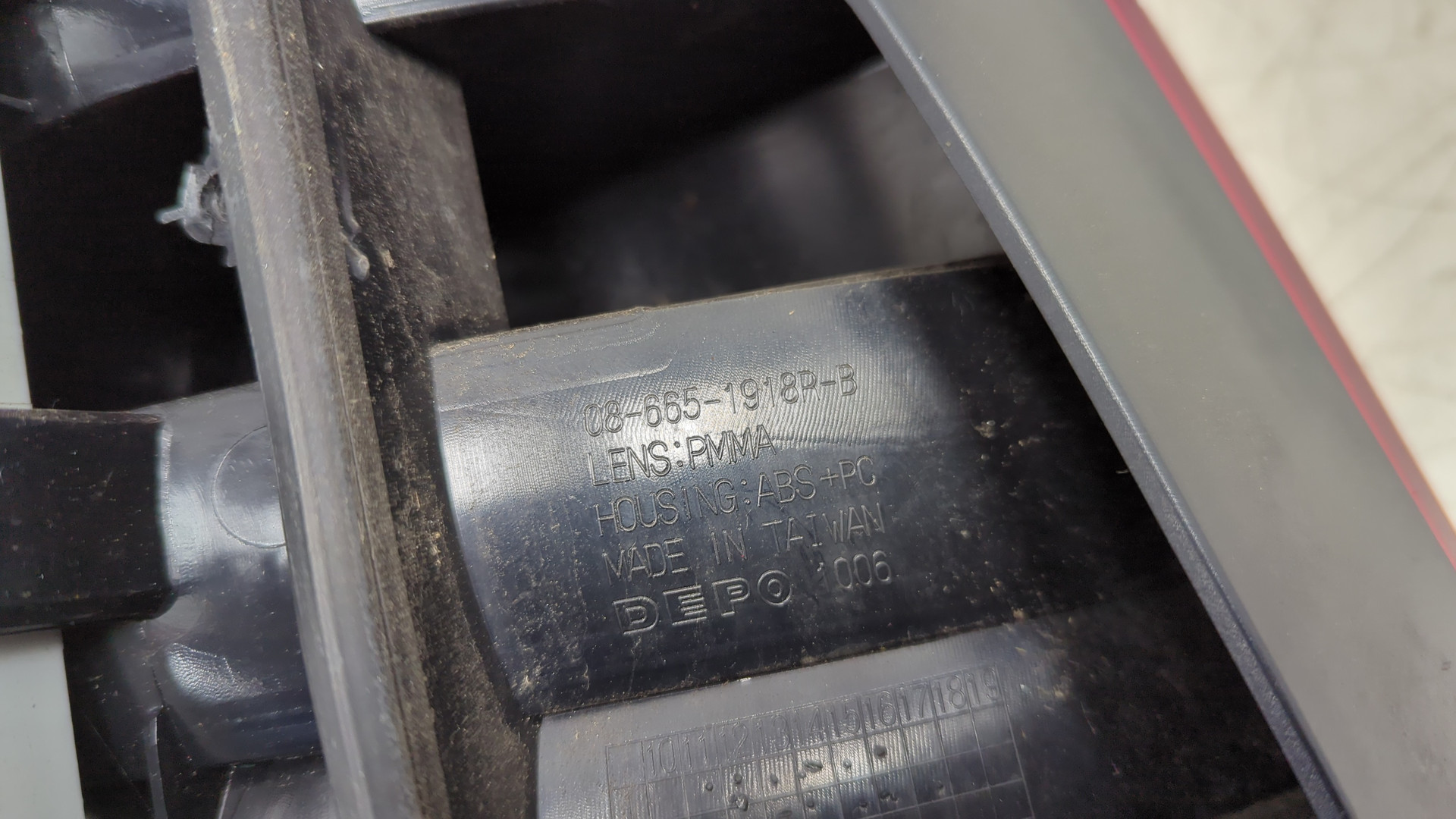 Фонарь задний правый