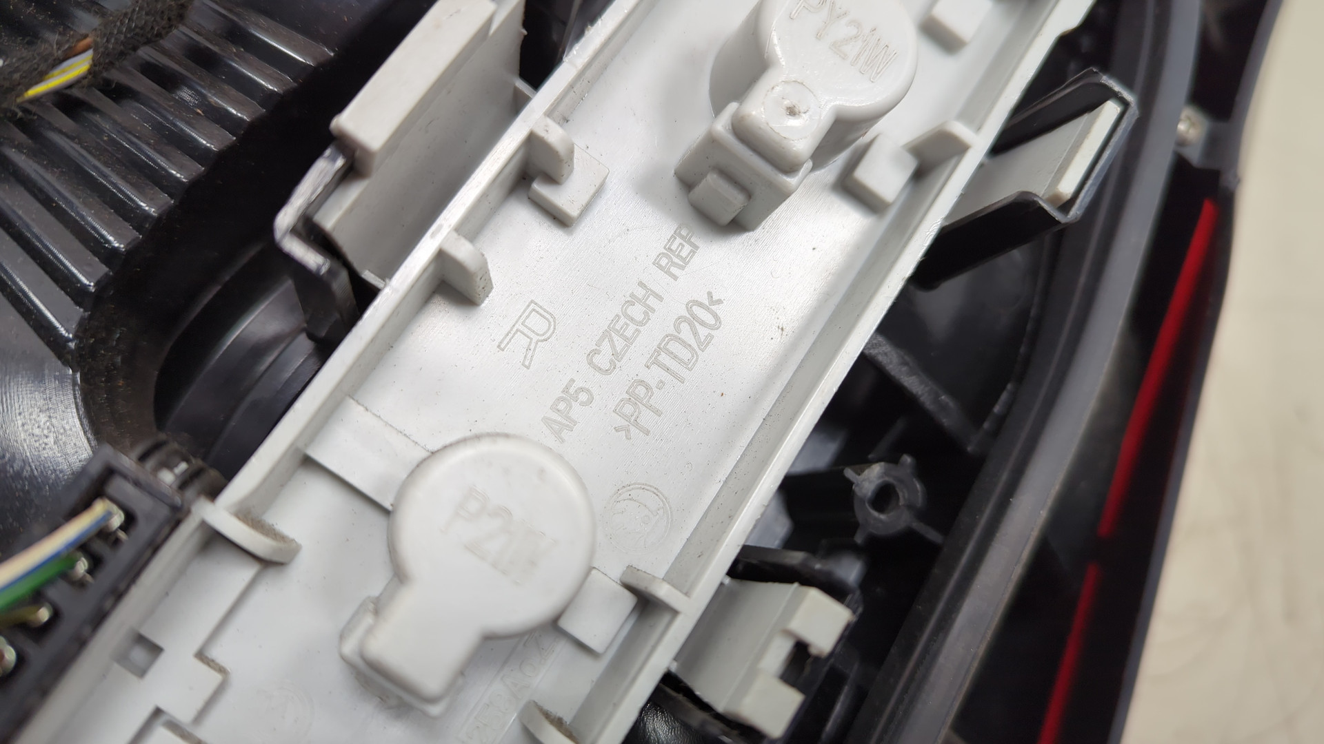 Фонарь задний правый