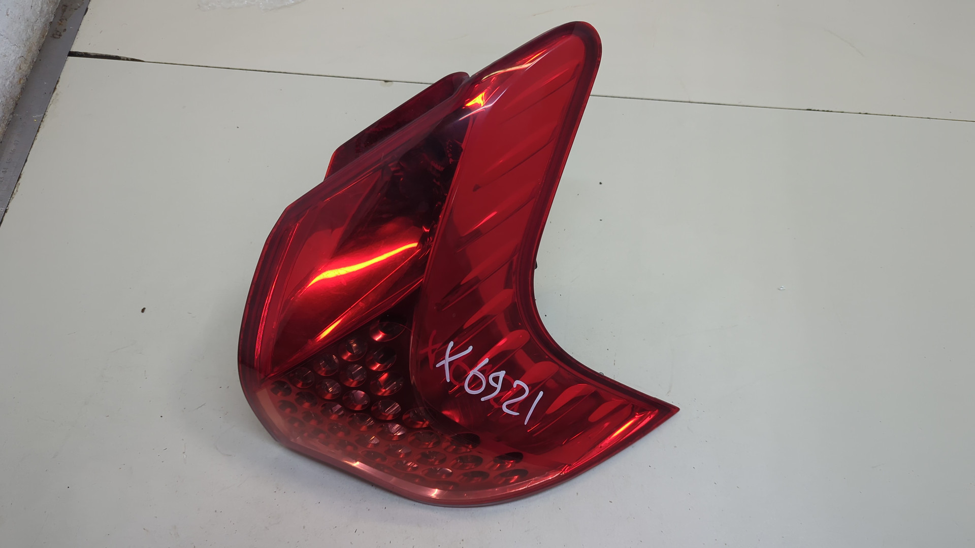 Фонарь задний правый