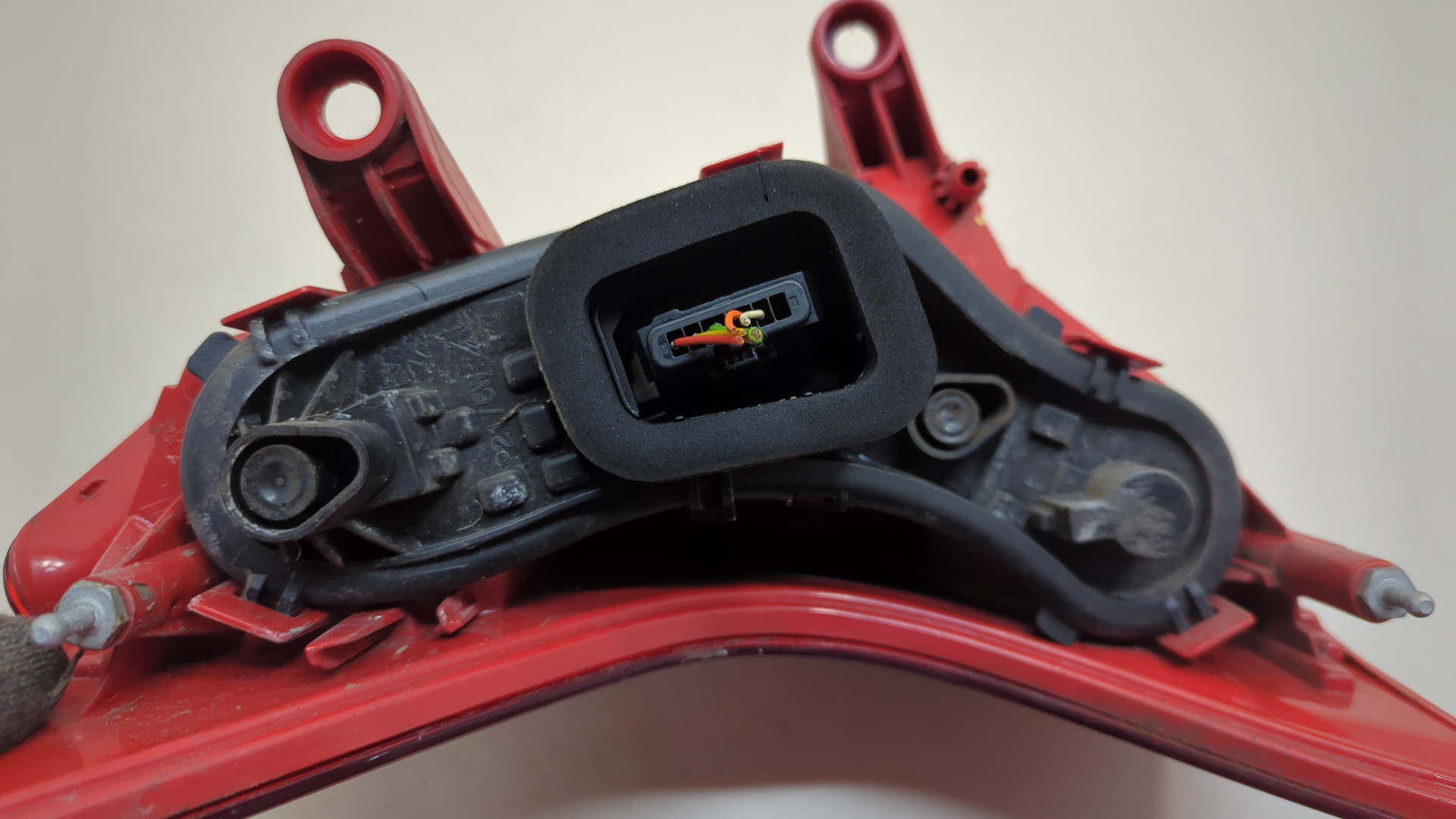 Фонарь задний правый