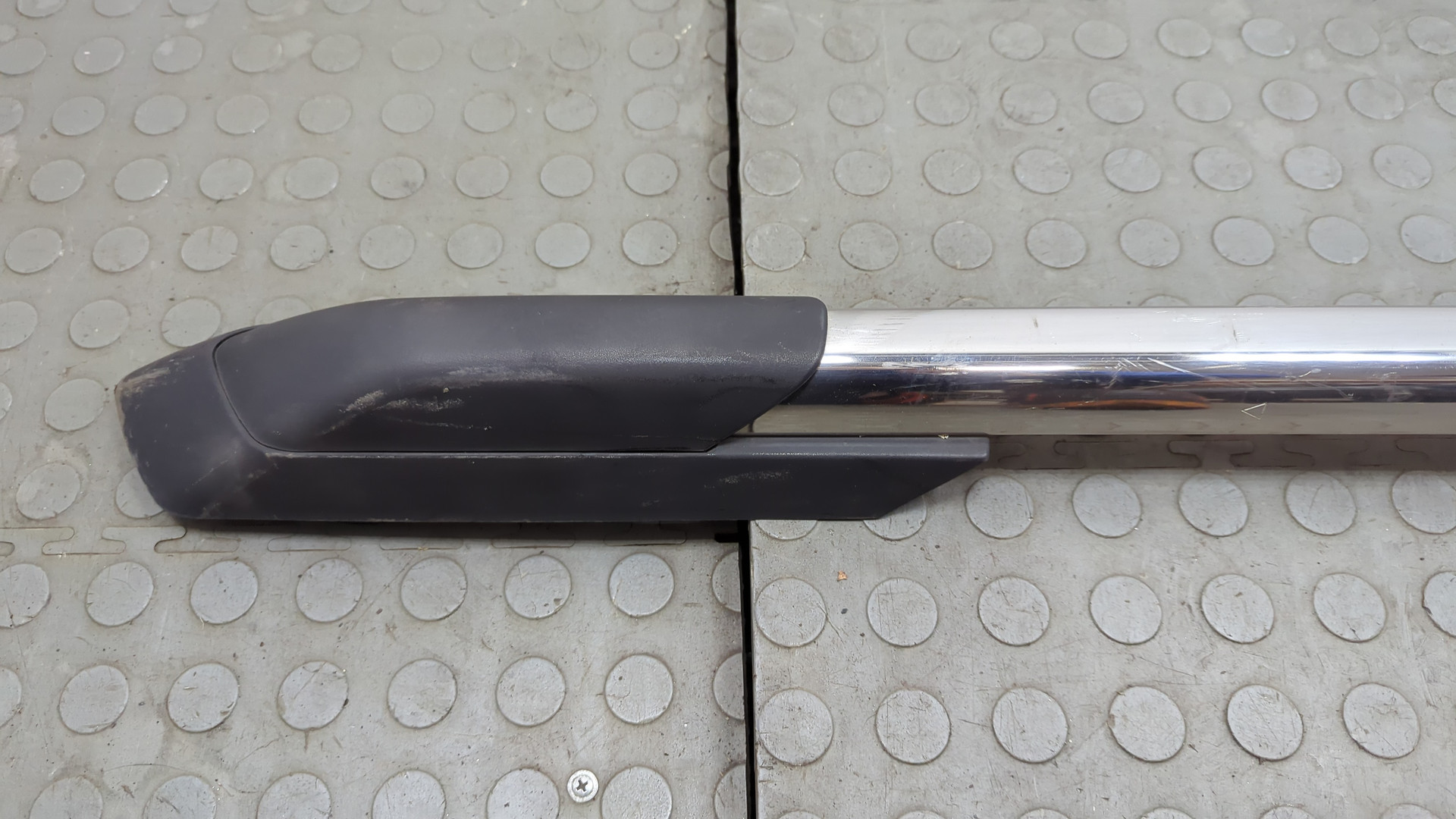 Рейлинг (релинг) правый (планка на крышу)