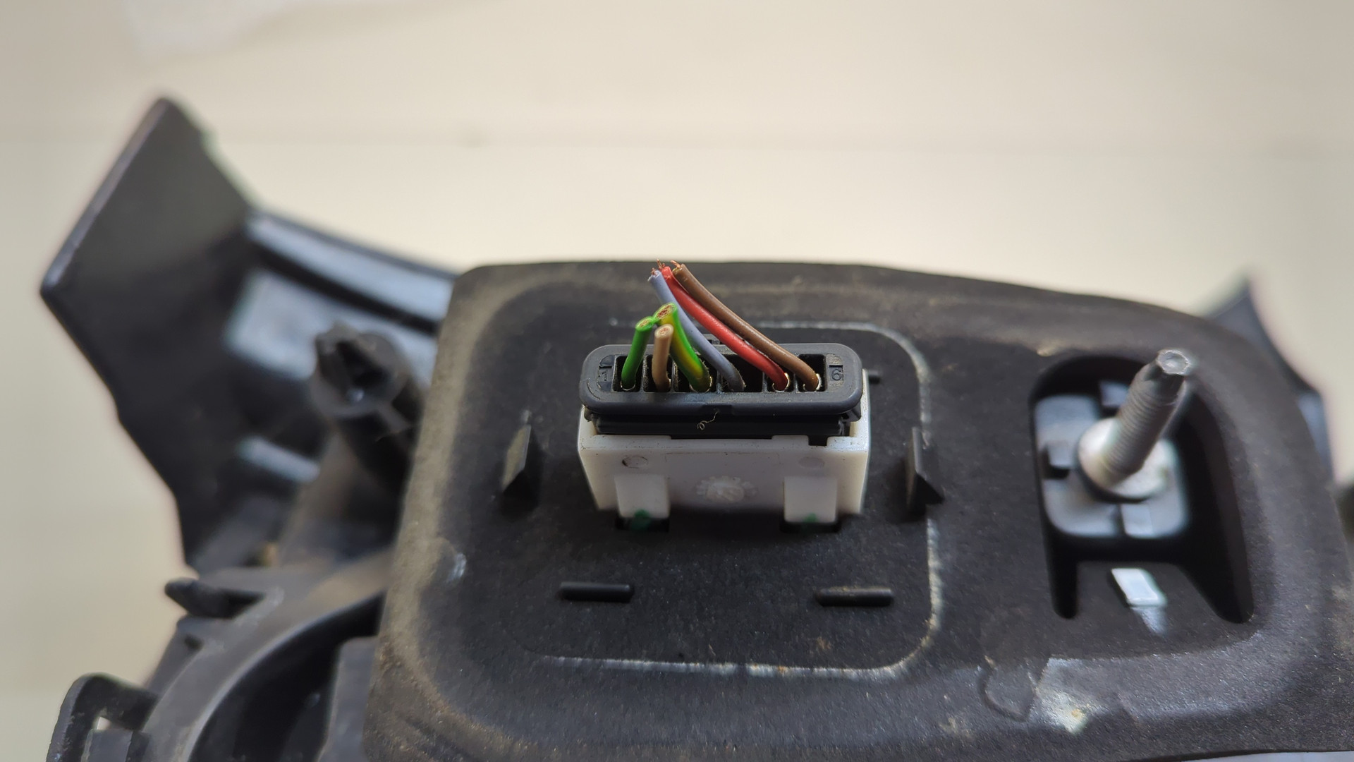 Фонарь задний правый