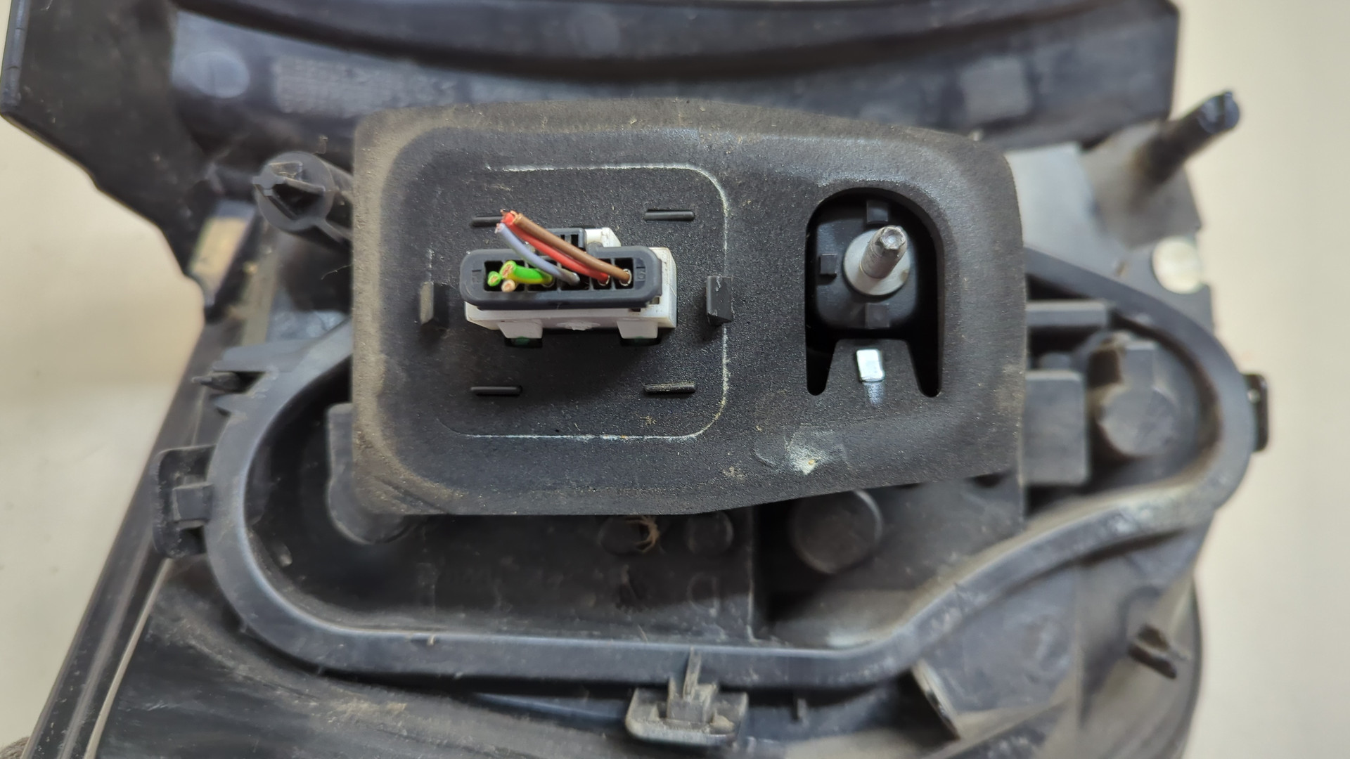 Фонарь задний правый