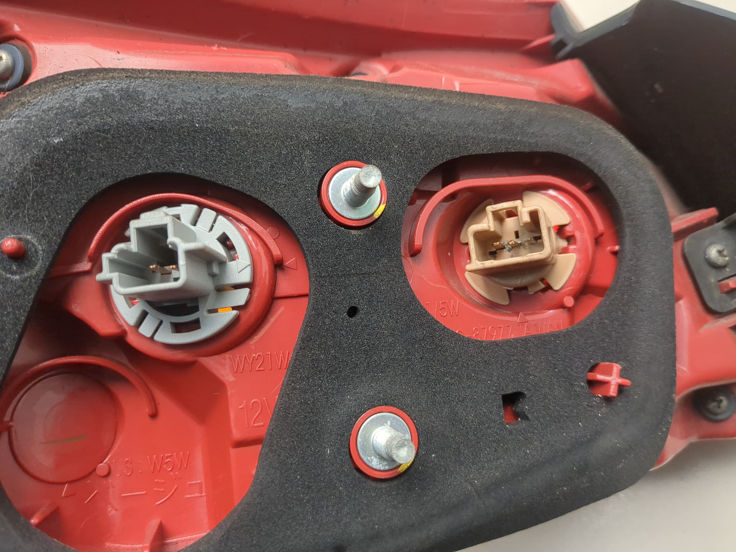 Фонарь задний правый