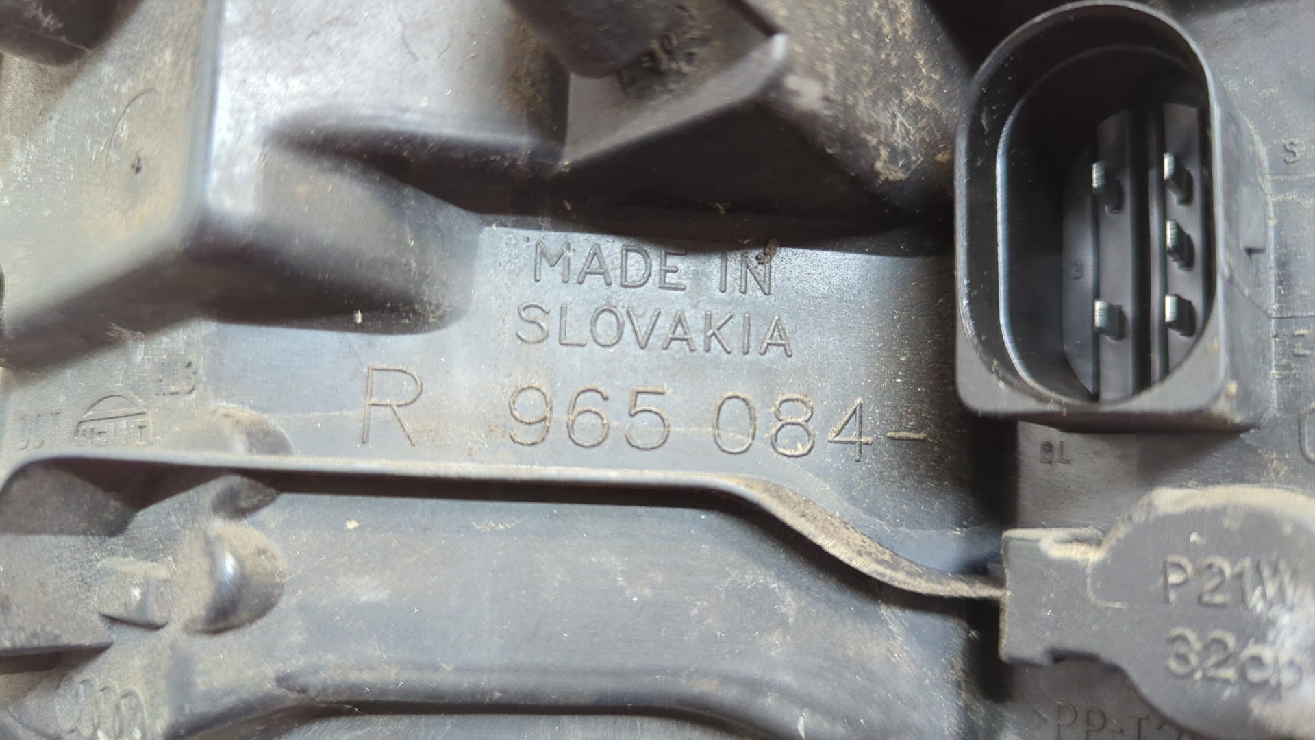 Фонарь задний правый