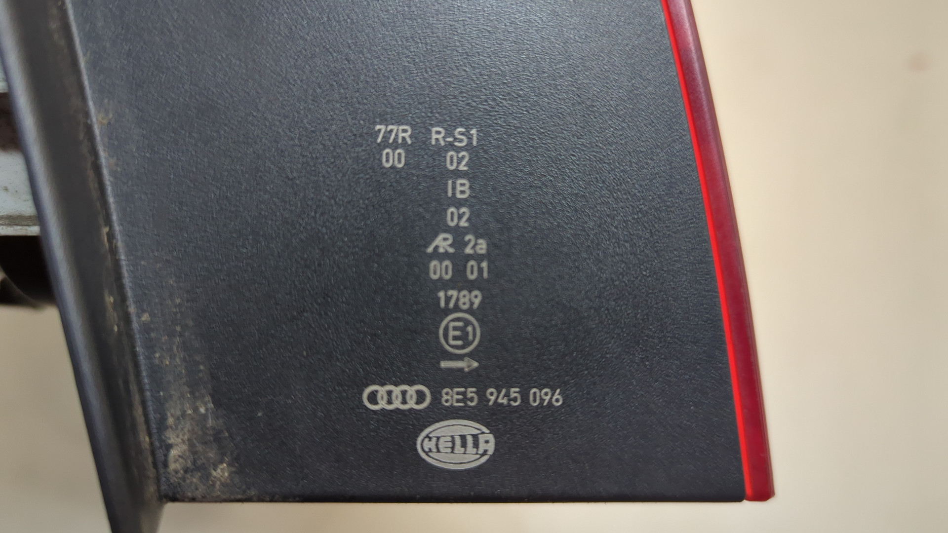 Фонарь задний правый