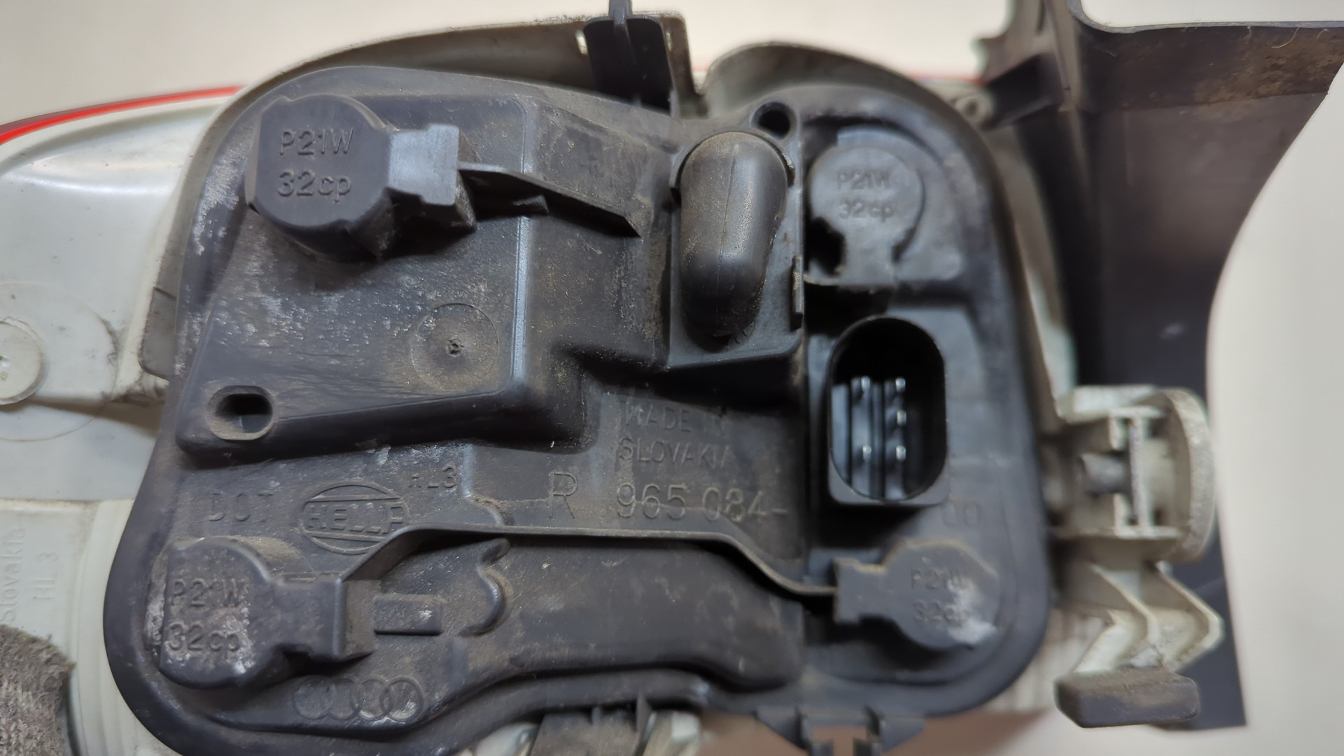 Фонарь задний правый