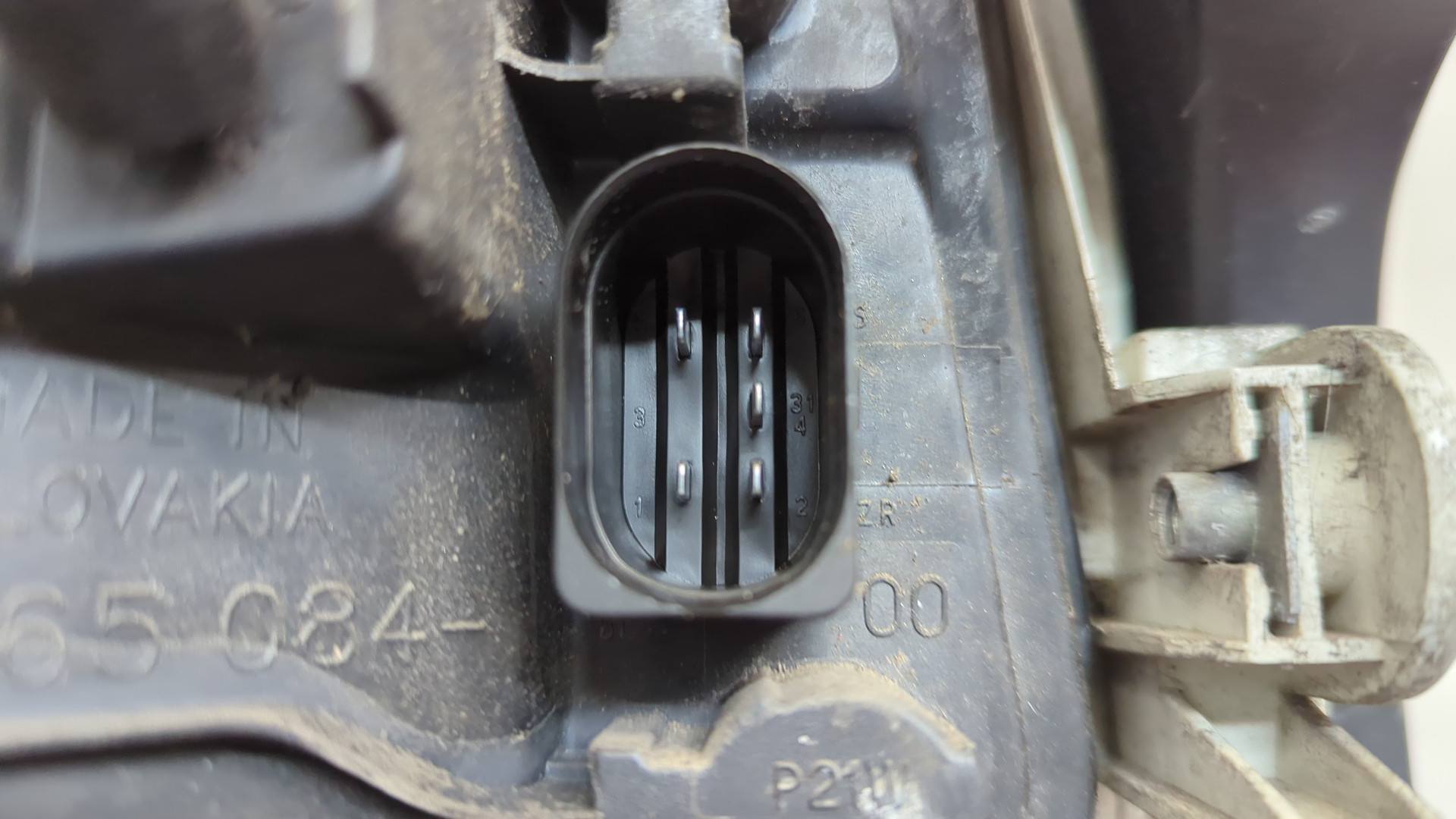 Фонарь задний правый