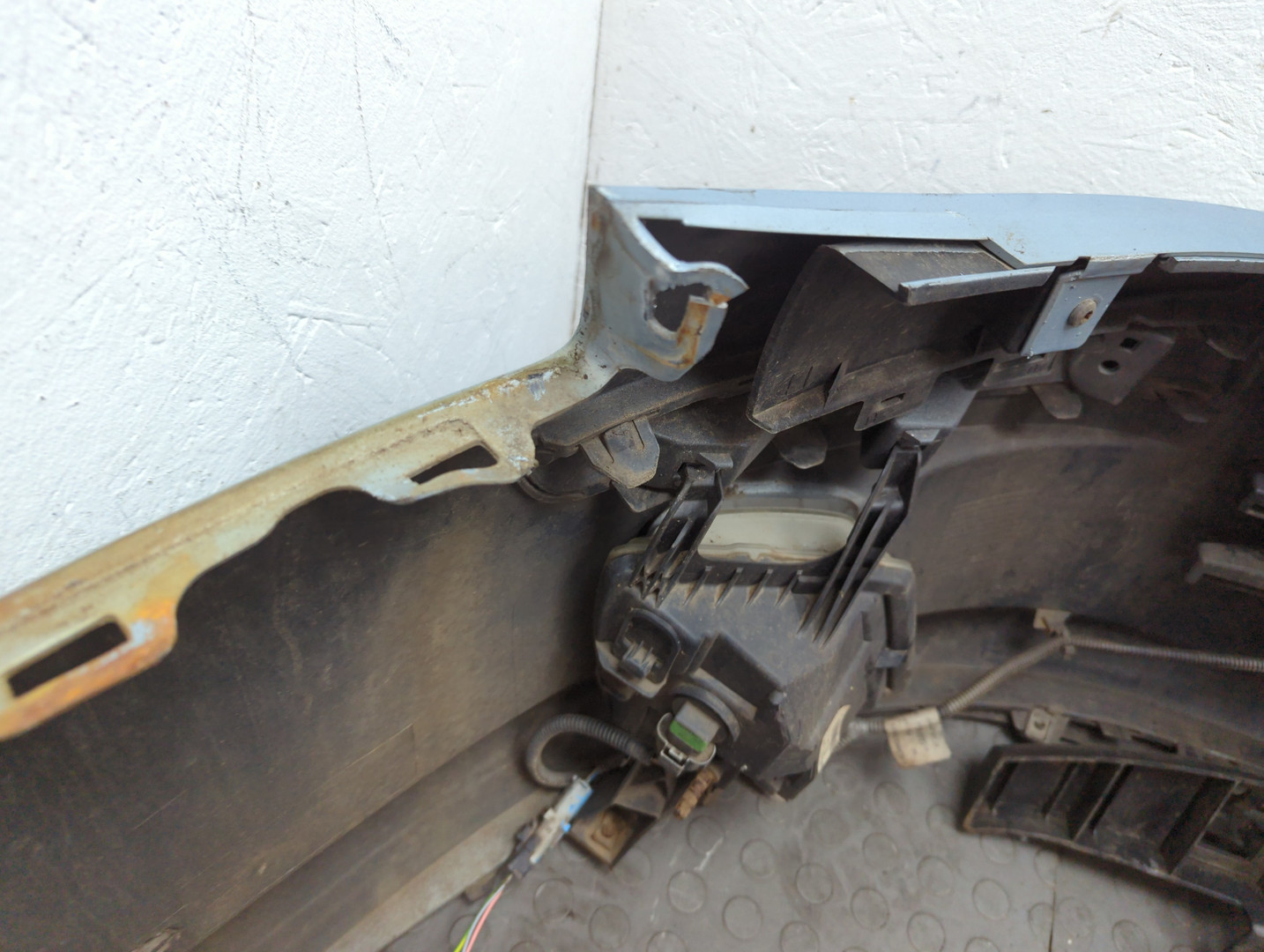 Бампер передний