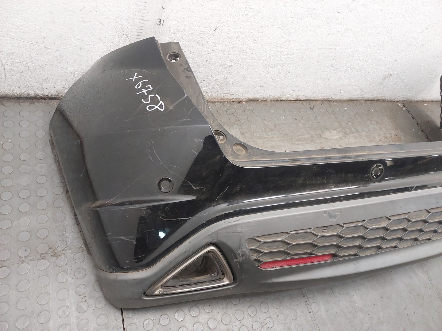 Бампер задний