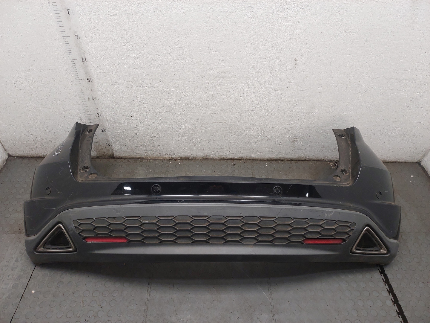 Бампер задний