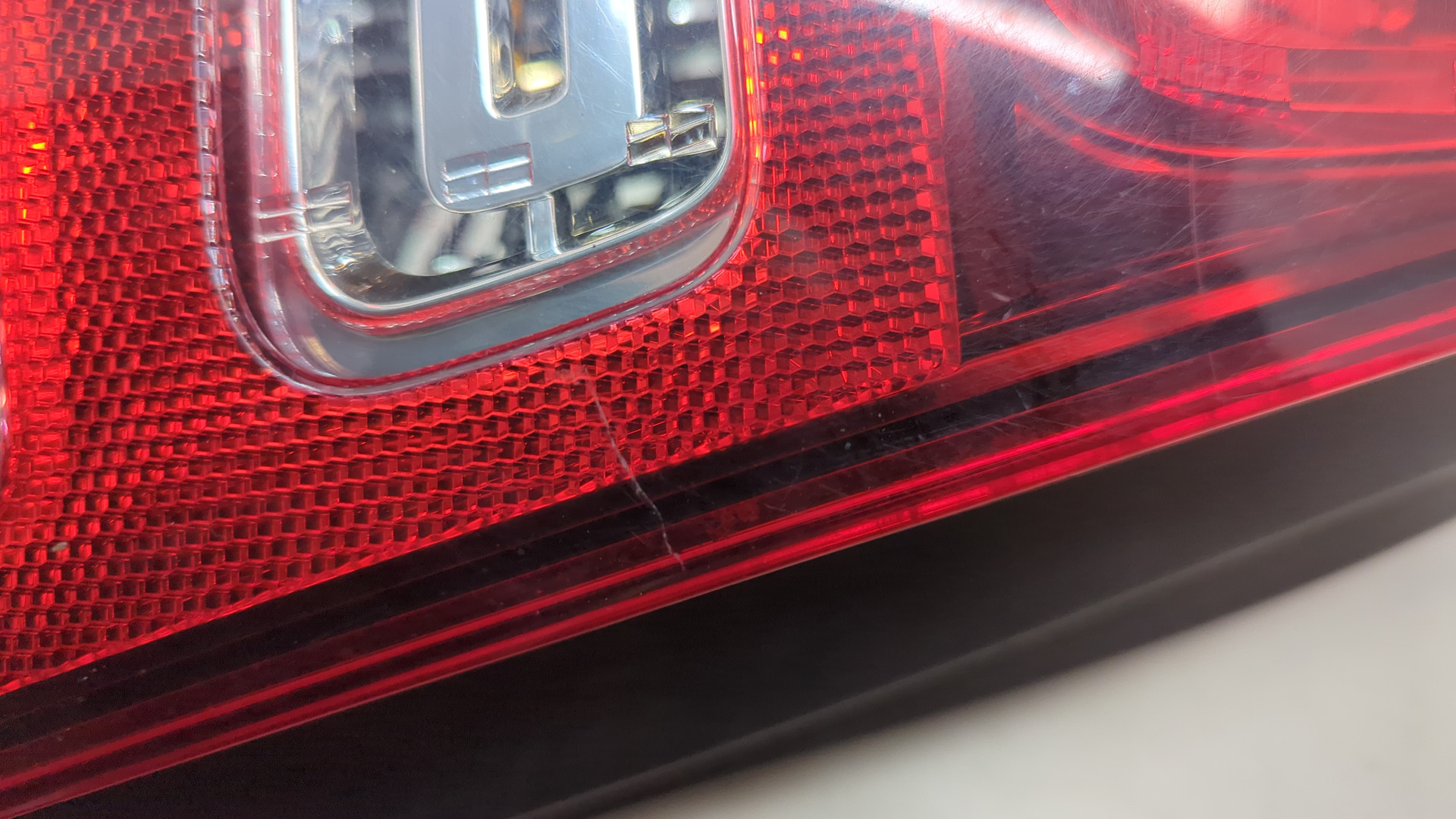 Фонарь задний левый