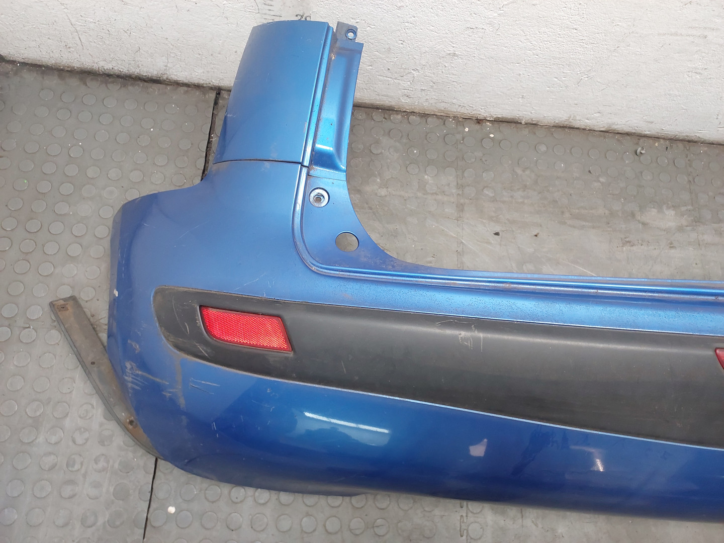 Бампер задний