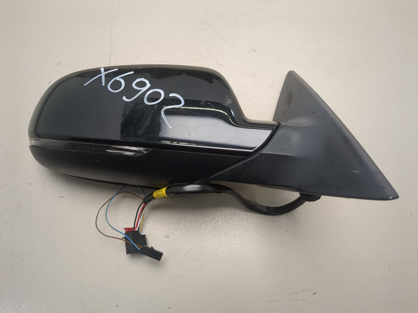 Зеркало правое электрическое