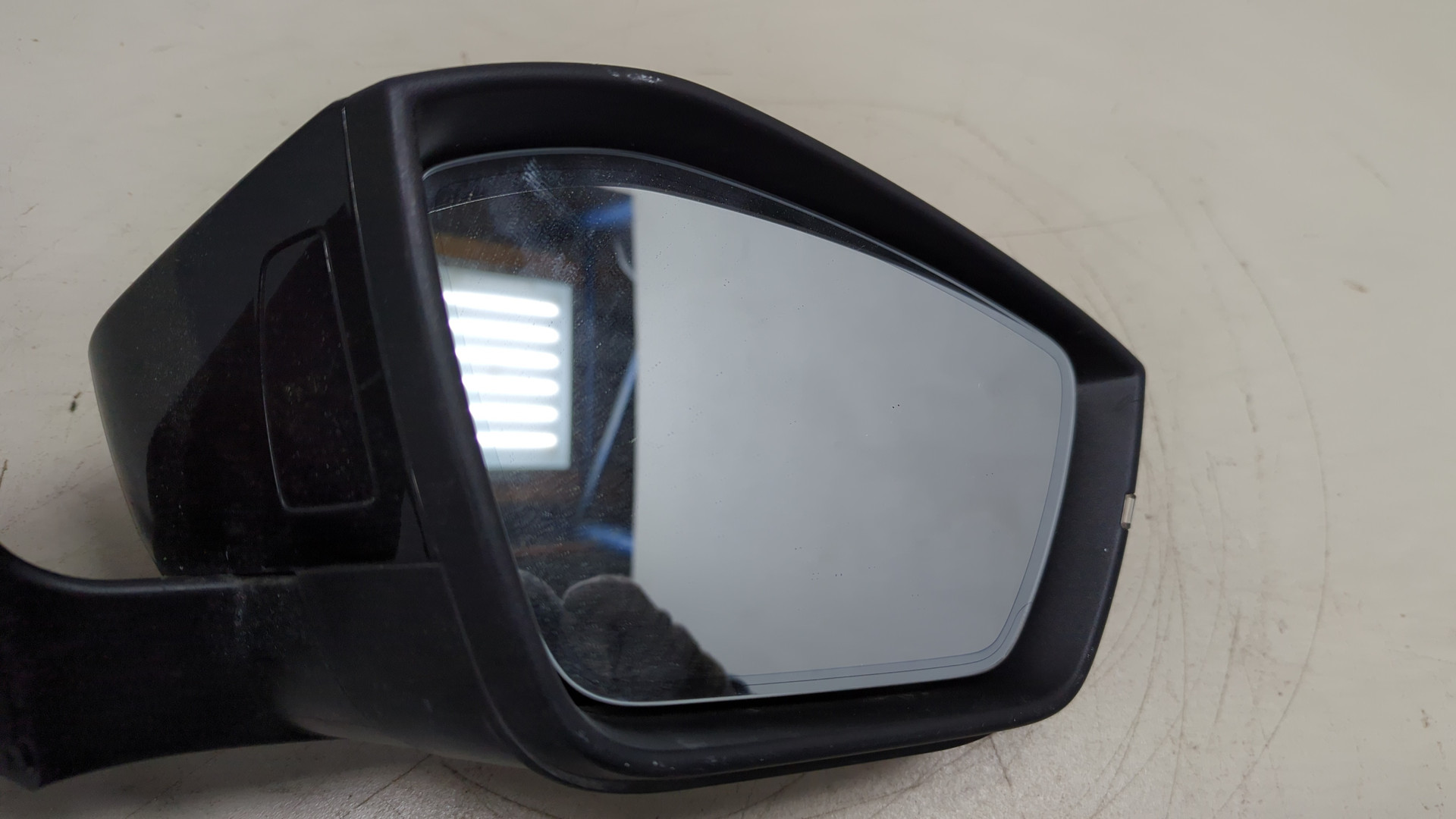 Зеркало правое электрическое