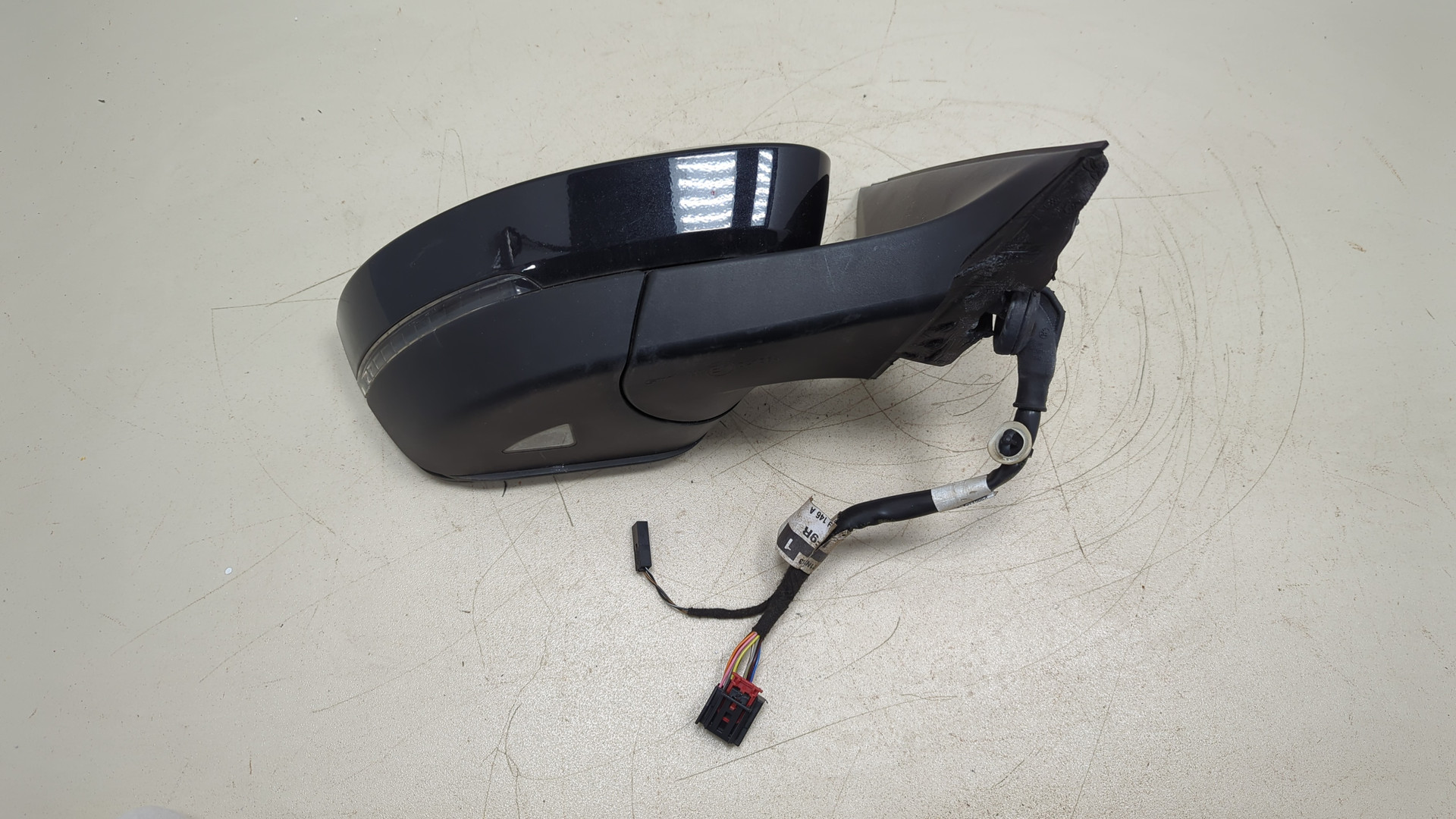 Зеркало правое электрическое