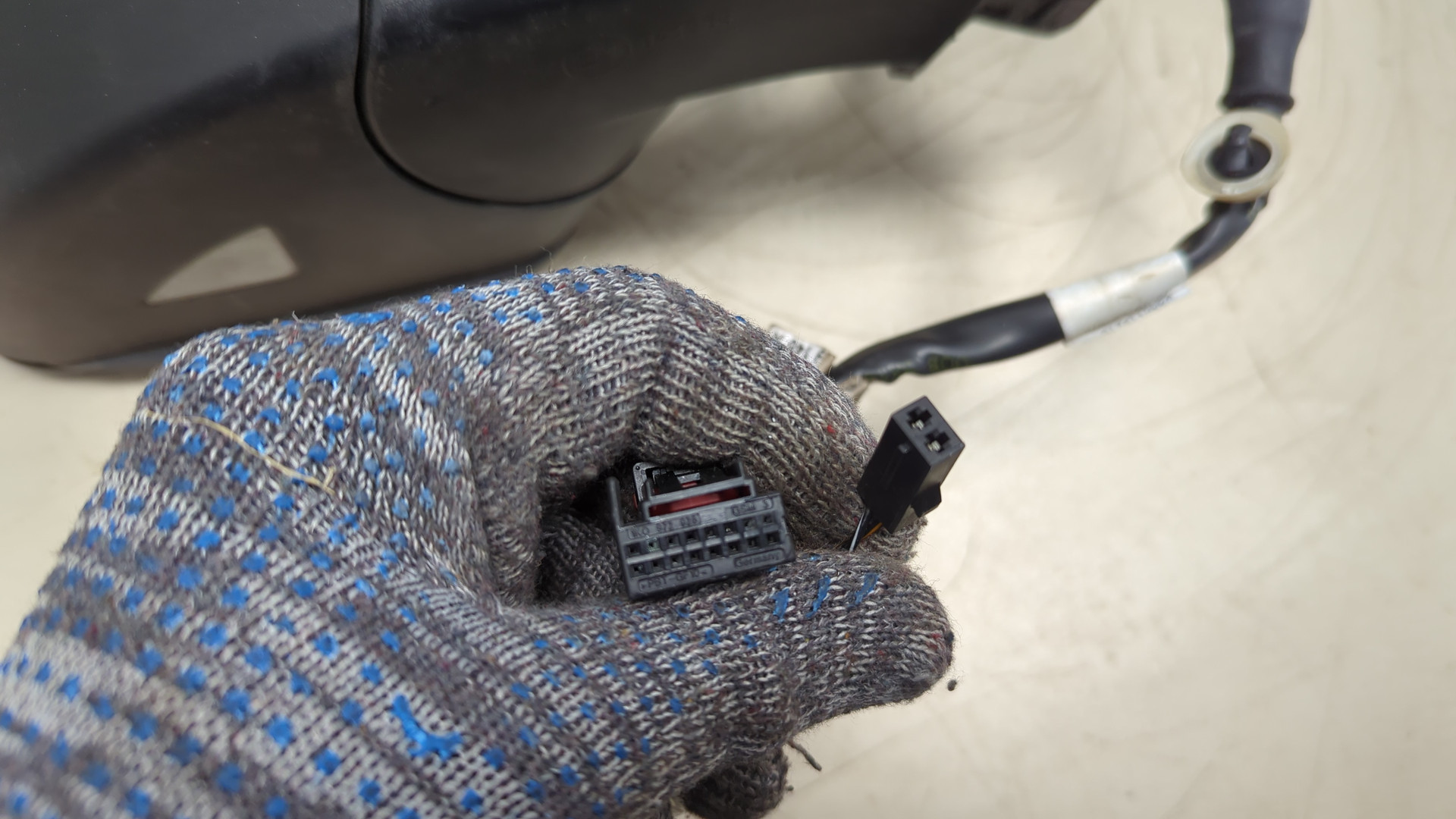 Зеркало правое электрическое