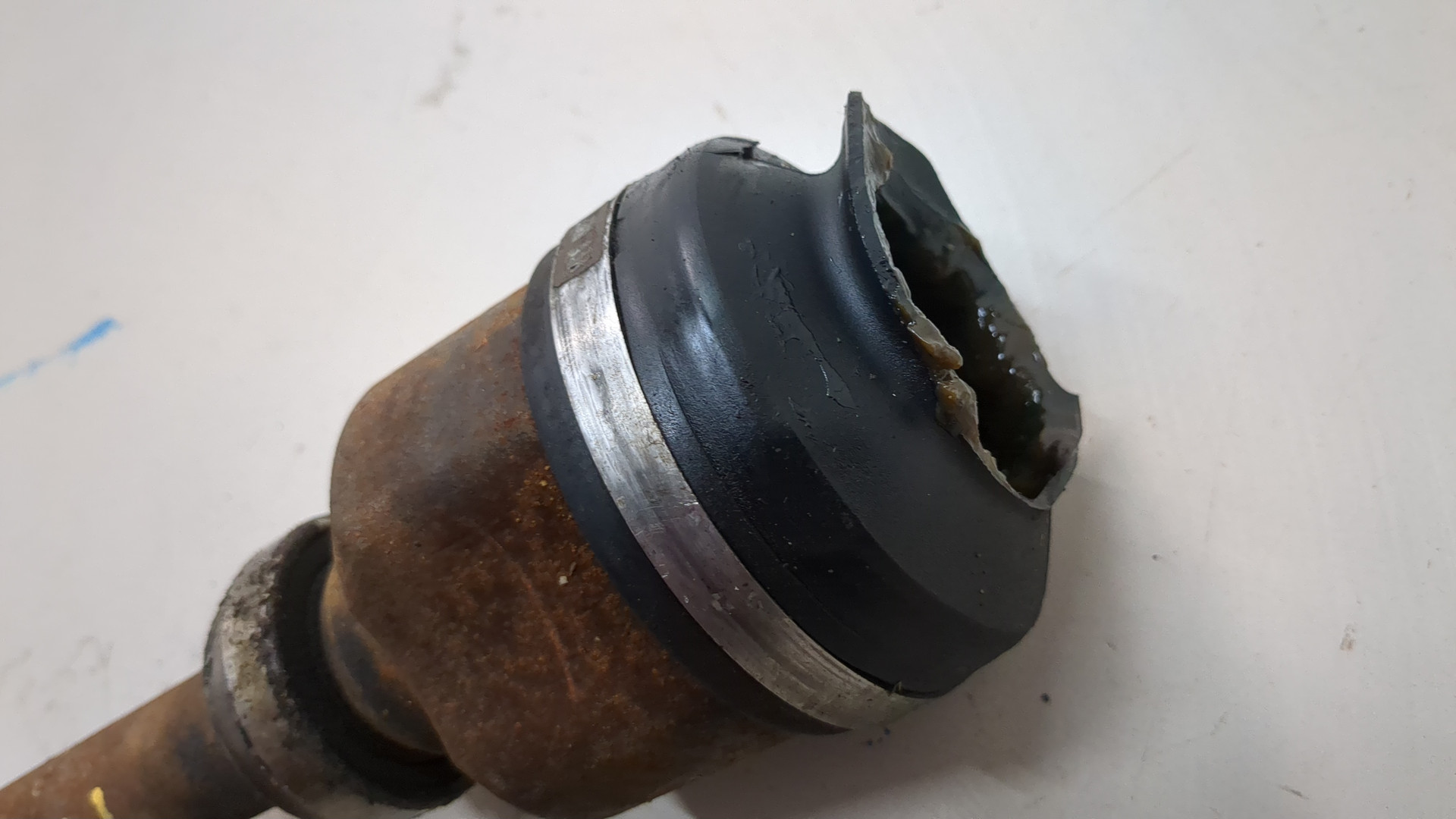 Полуось передняя правая