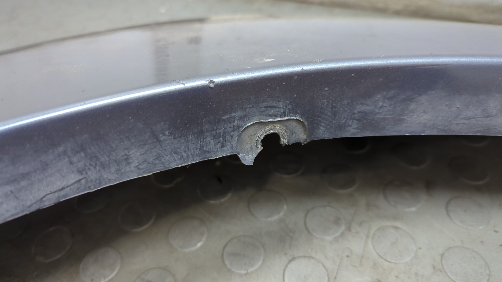 Накладка переднего крыла правого