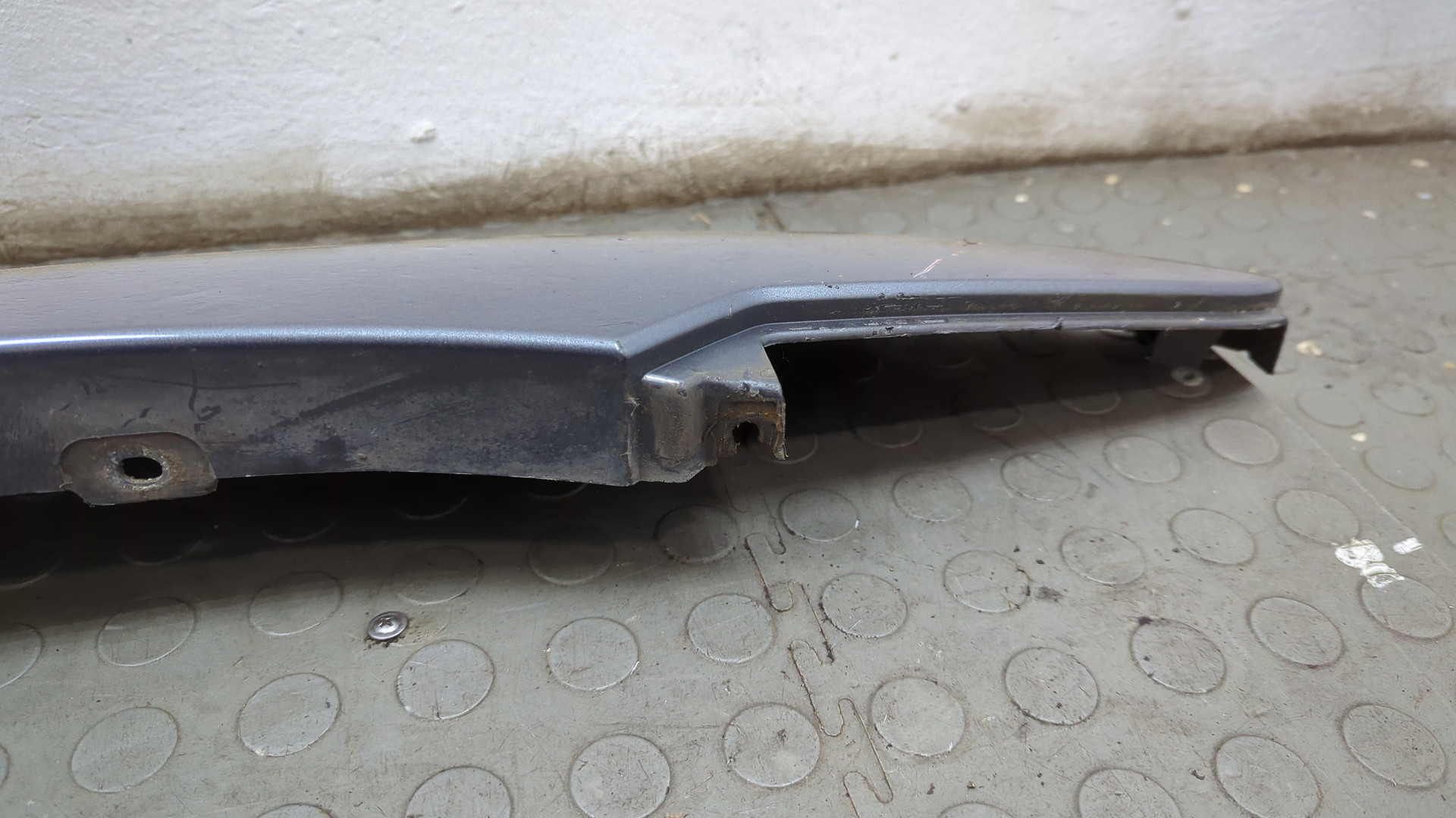 Накладка переднего крыла правого