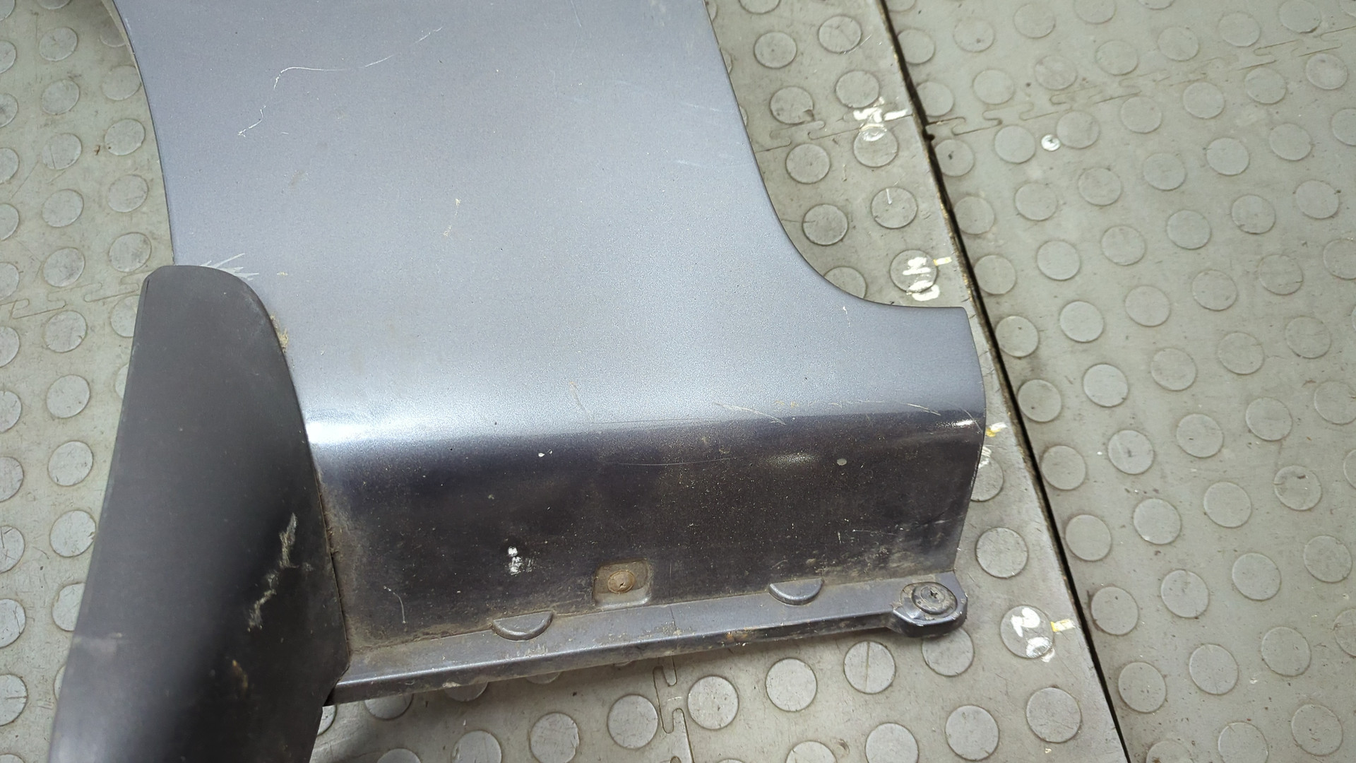 Накладка переднего крыла левого