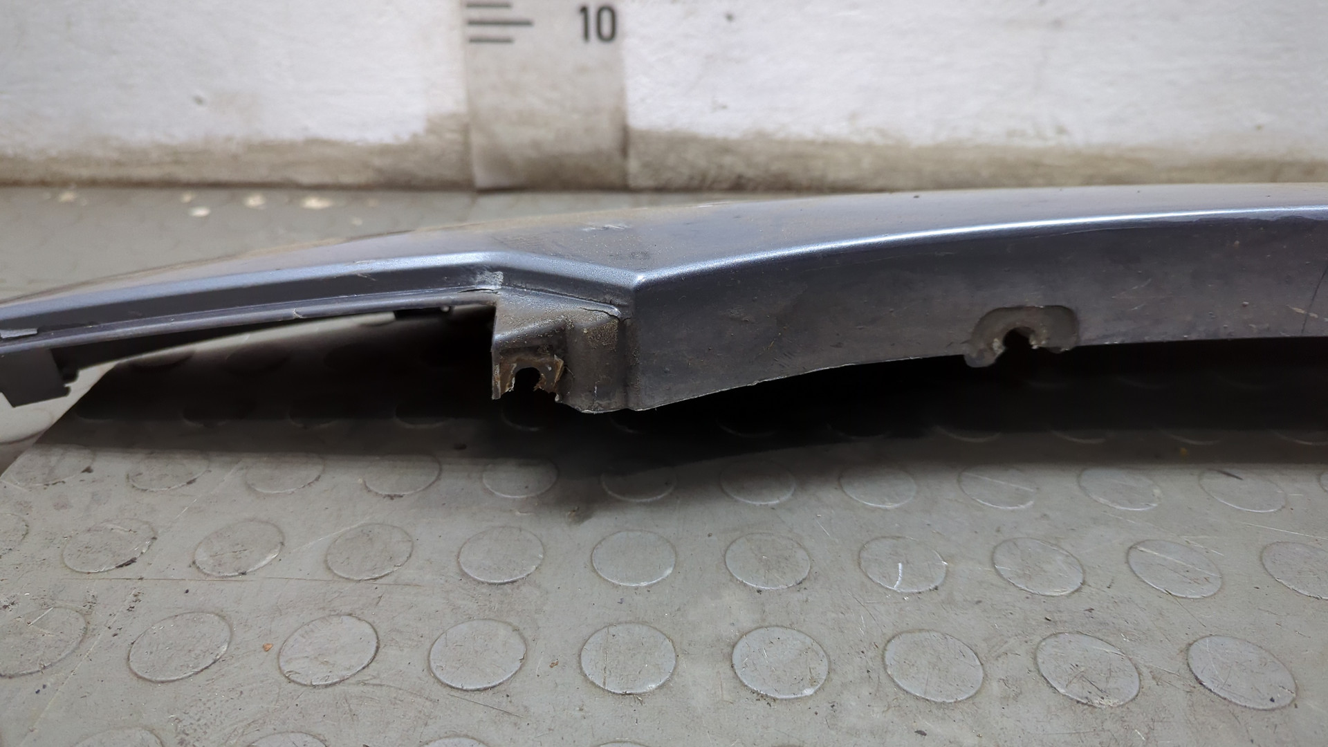 Накладка переднего крыла левого