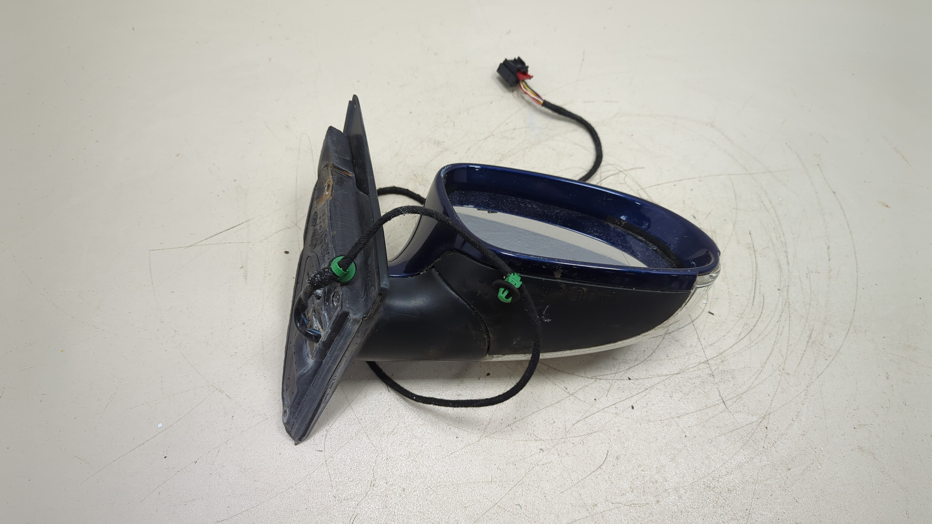 Зеркало правое электрическое