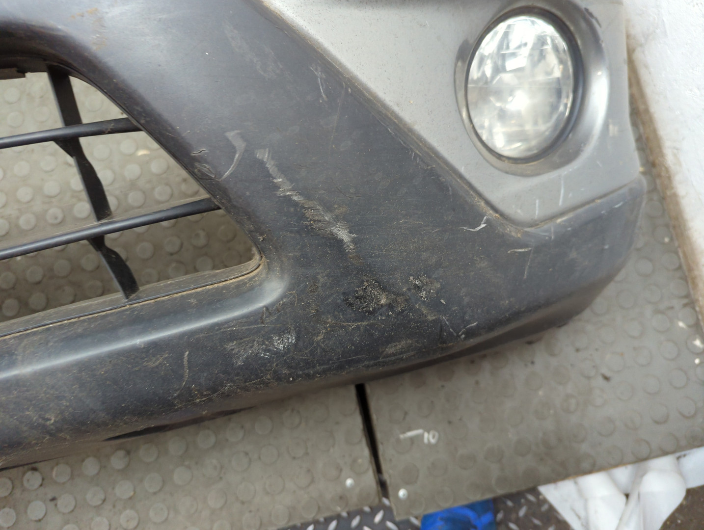 Бампер передний