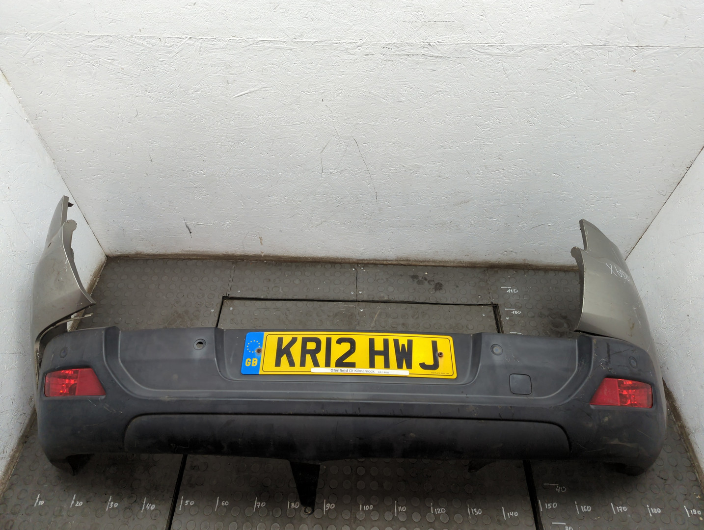 Бампер задний