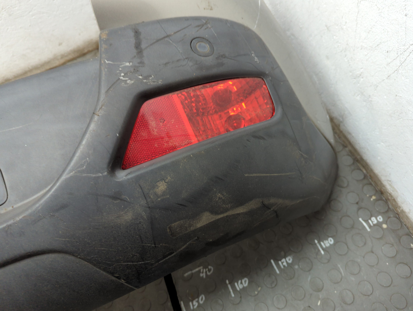 Бампер задний