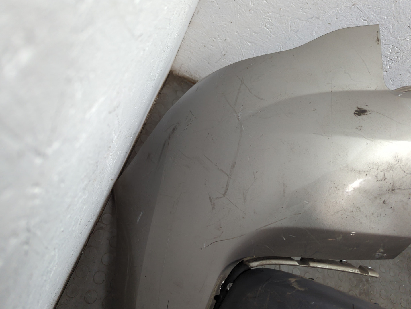 Бампер задний