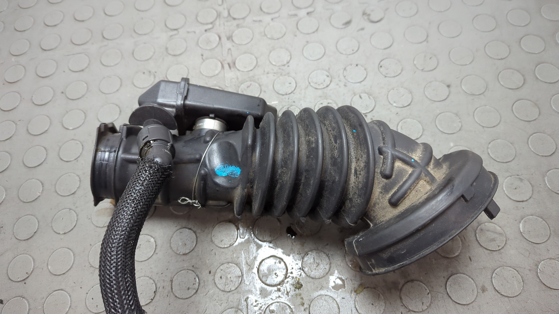 Патрубок воздушного фильтра