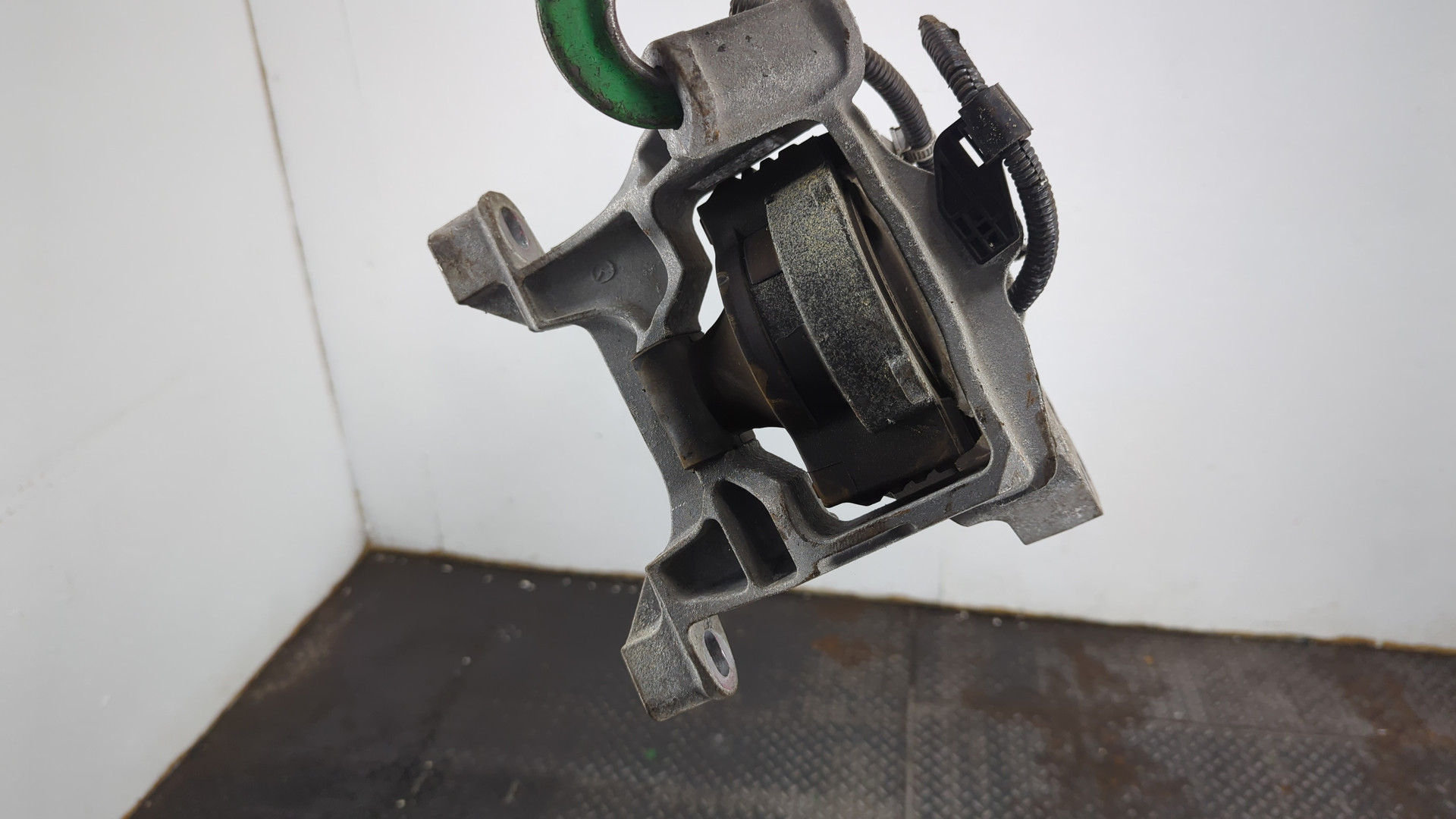 Опора двигателя