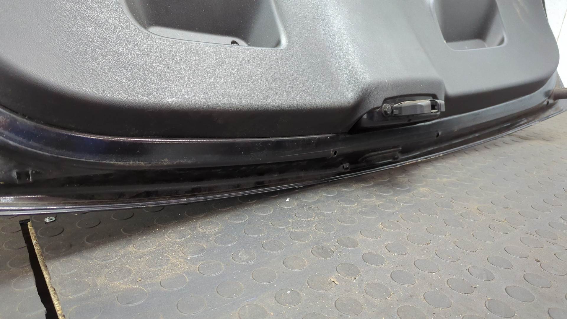 Дверь багажника