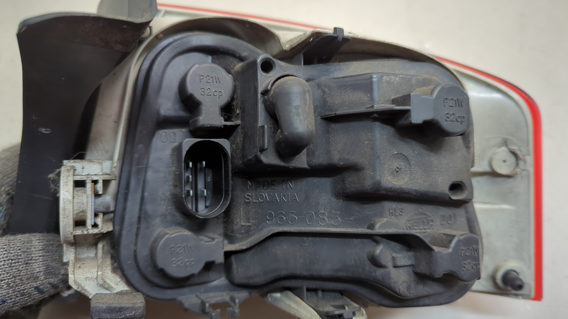 Фонарь задний левый