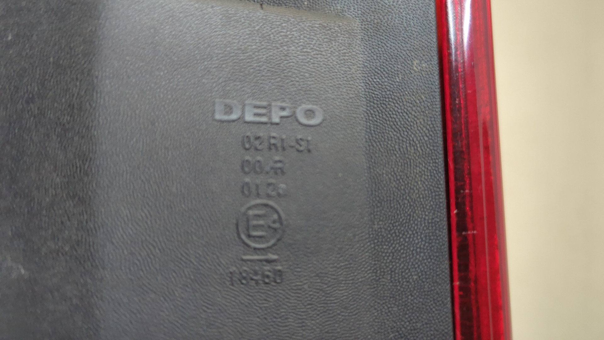 Фонарь задний правый