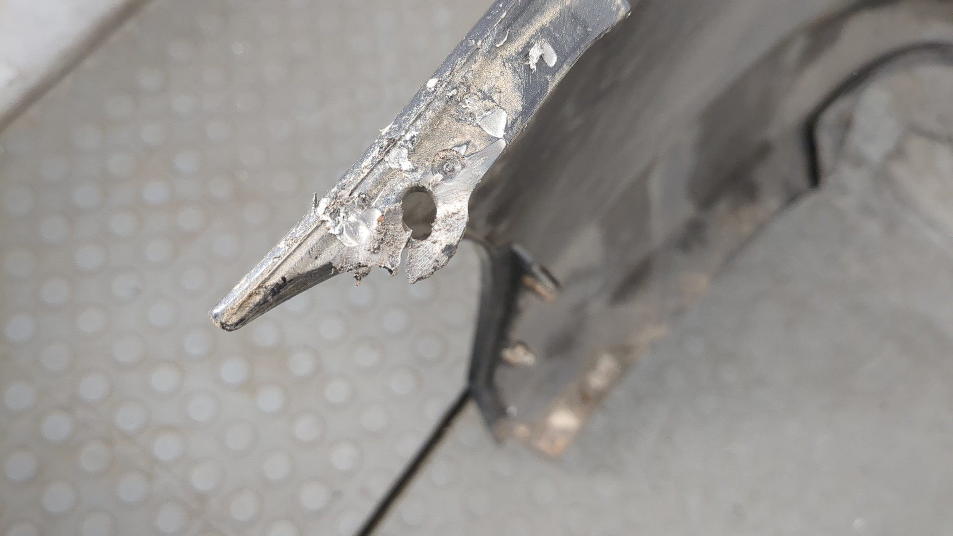 Бампер задний